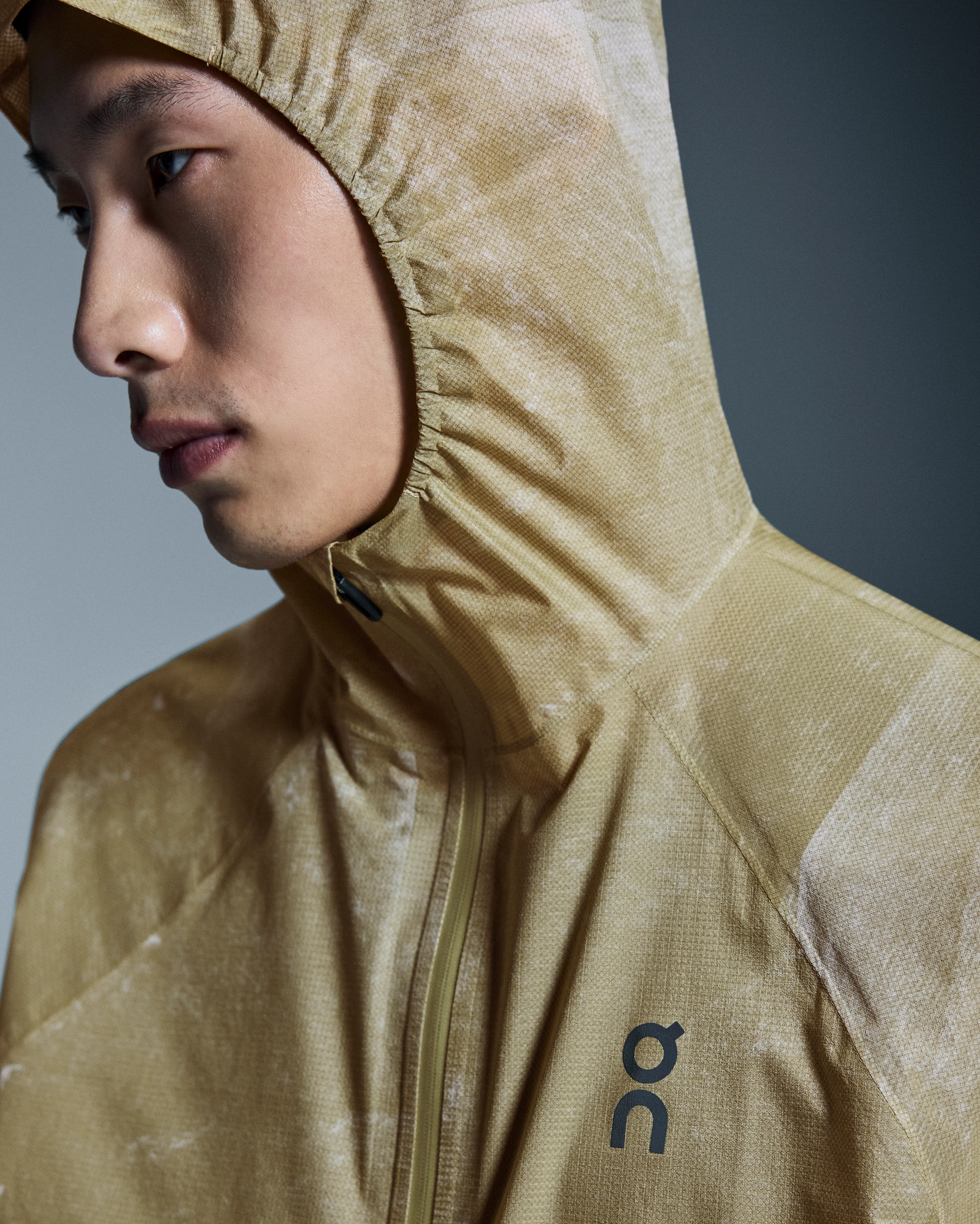 On Ultra Jacket White & Caper Homme Vestes