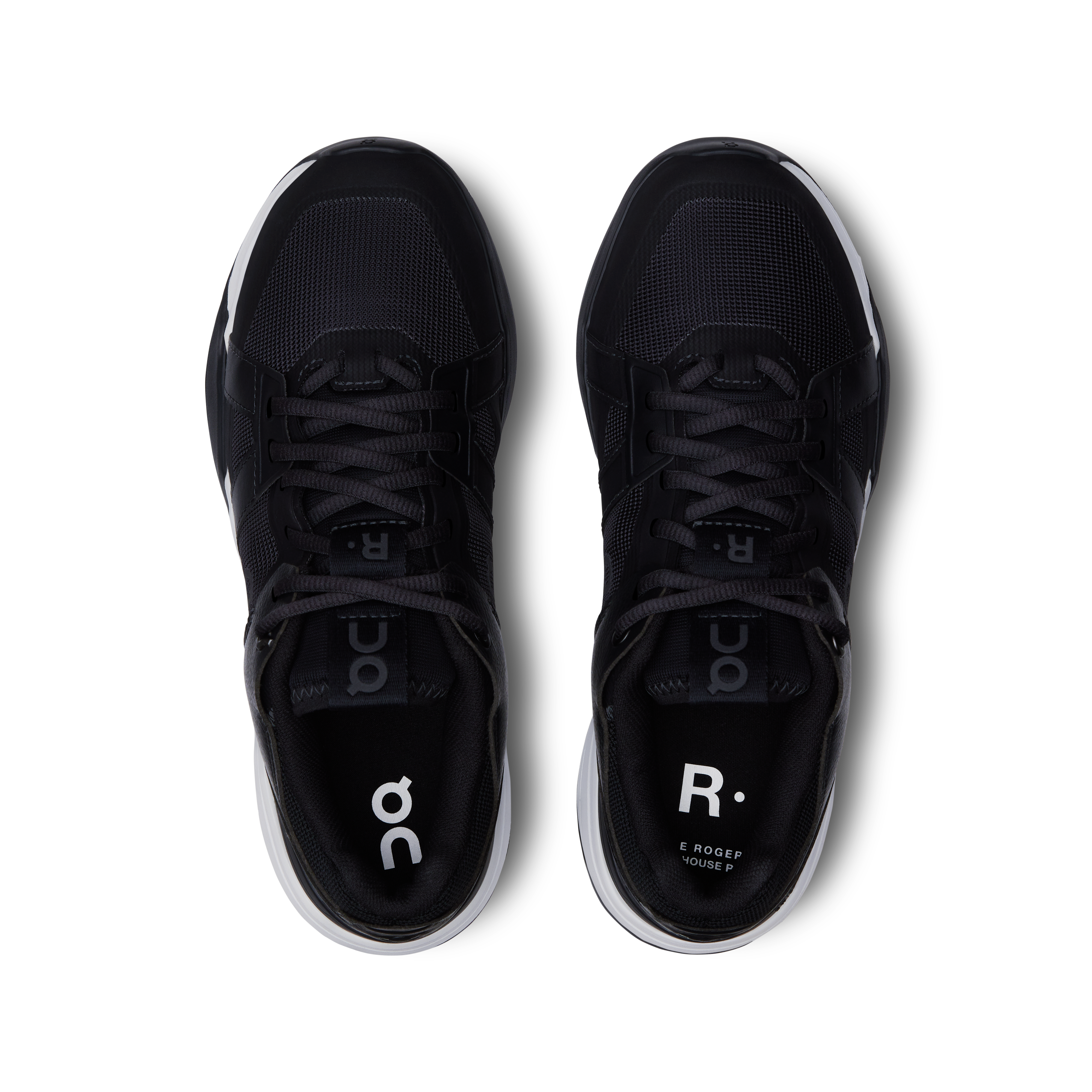 On THE ROGER Clubhouse Pro Black & White Femme Tennis Chaussures