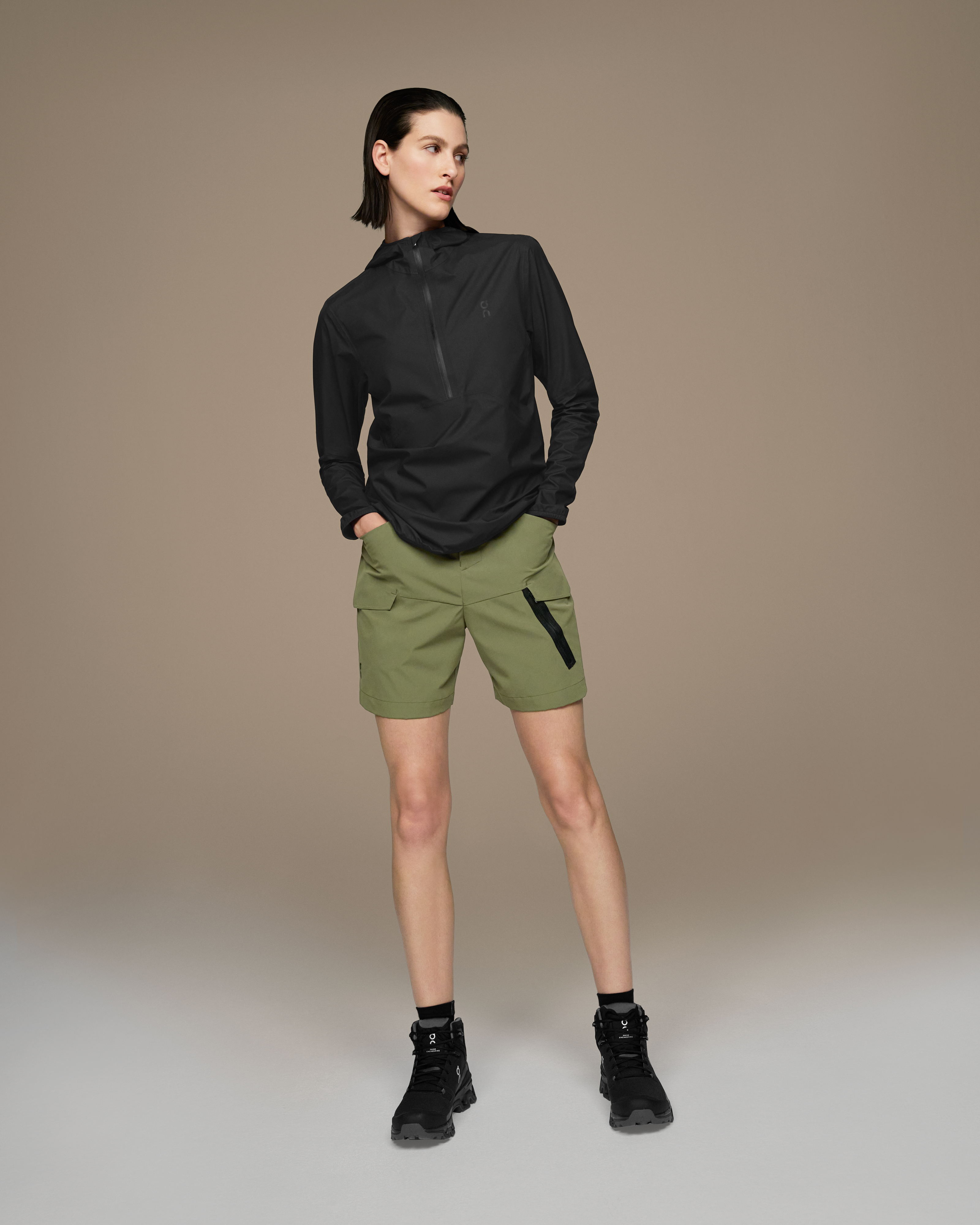 On Waterproof Anorak Black Femme Vestes