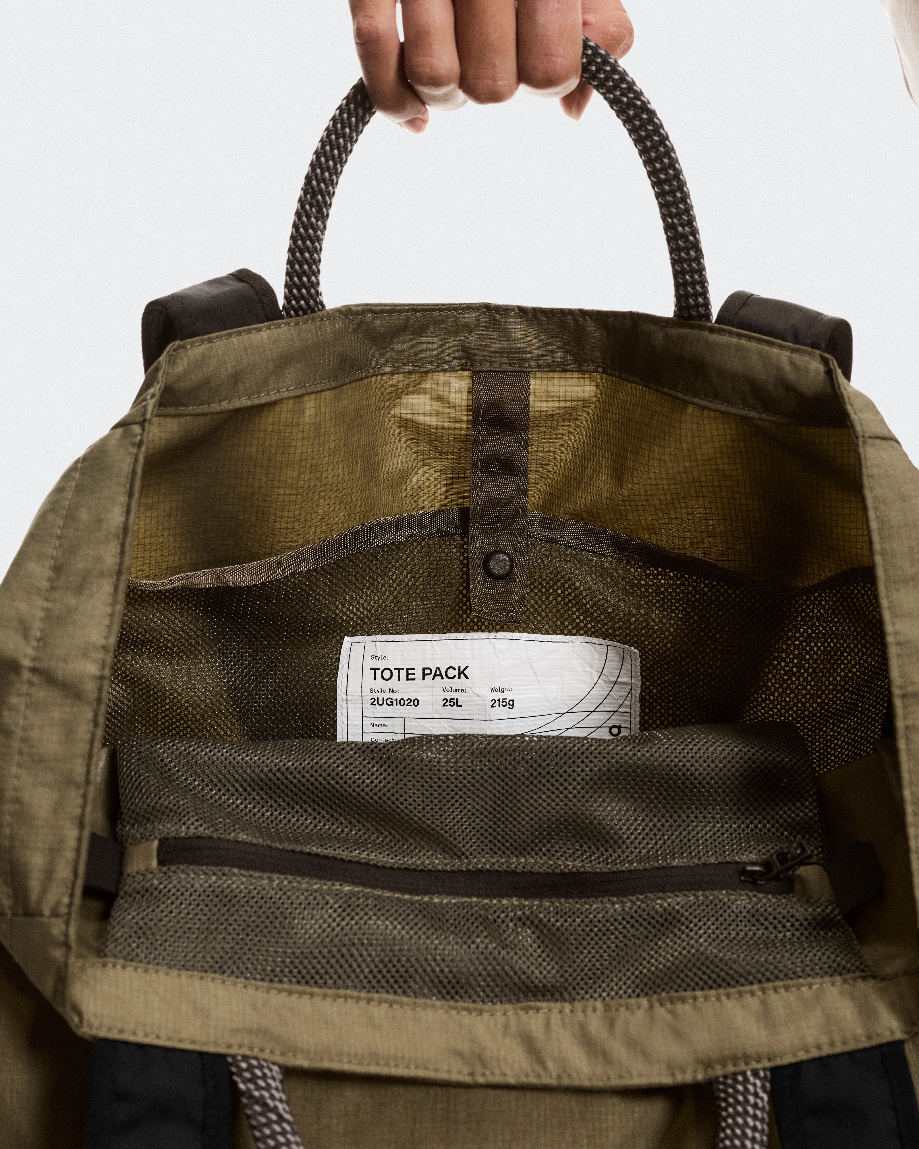 On Tote Pack 25L Olive & Black Unisexe Sacs
