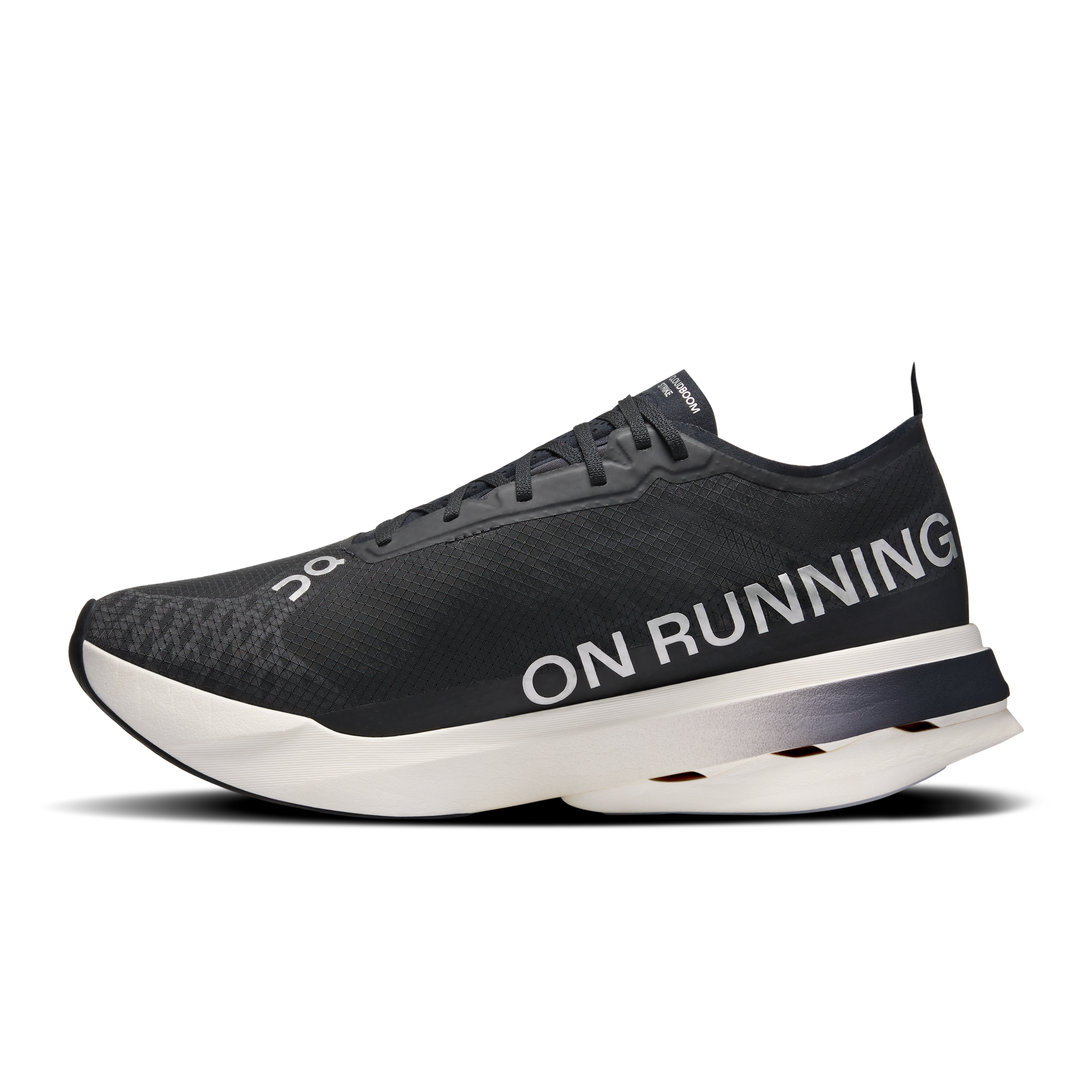 On Cloudboom Strike Black & White Homme Running sur route Chaussures