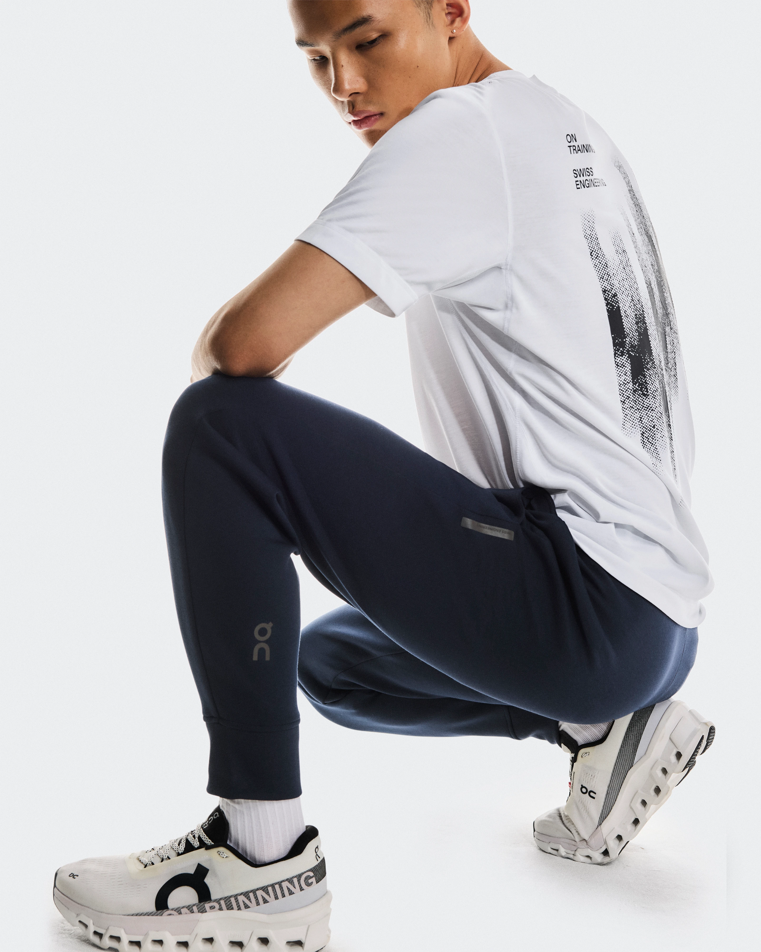 On Focus Tech Sweatpants Navy Homme Pantalons