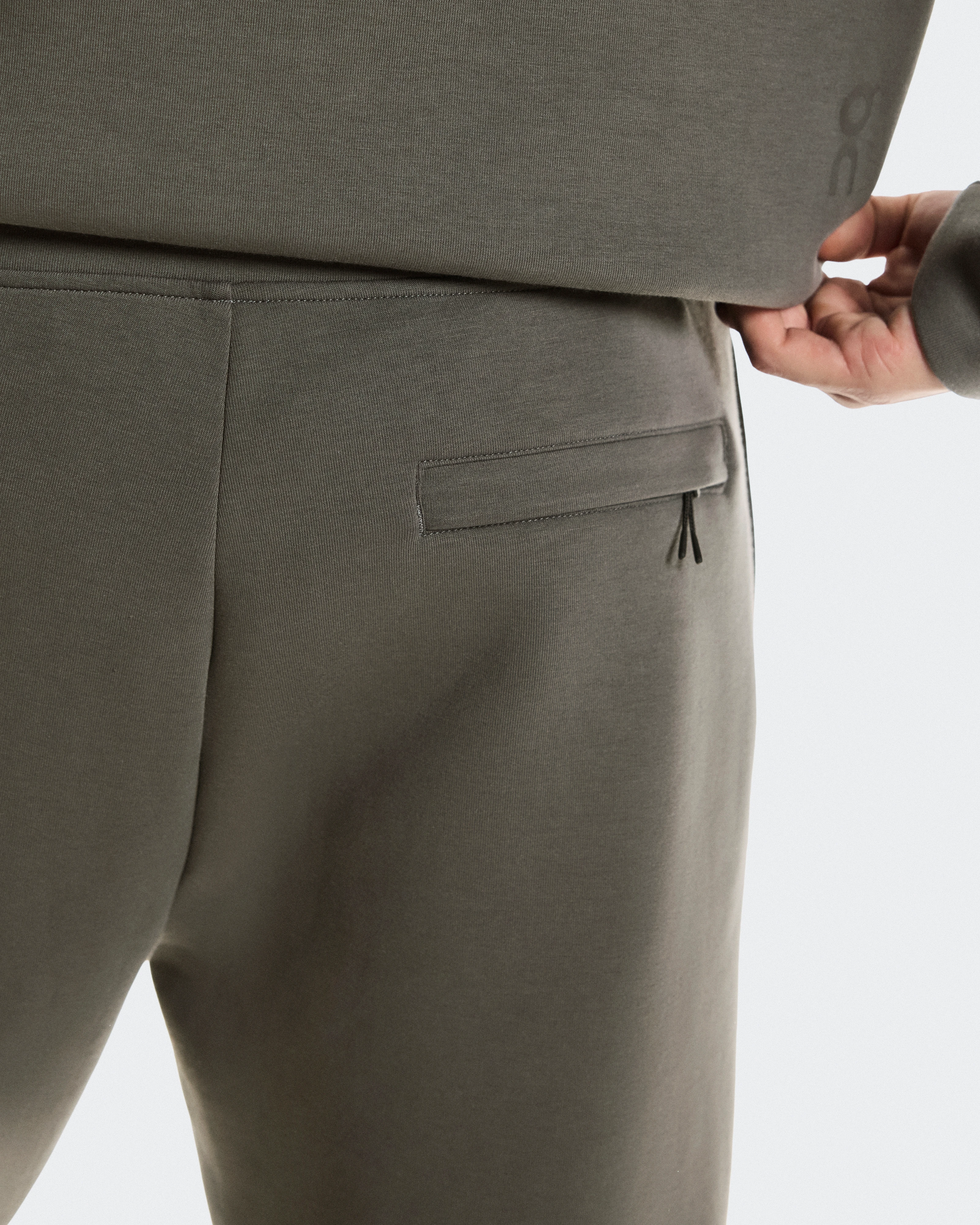 On Focus Tech Sweatpants Shadow Homme Pantalons