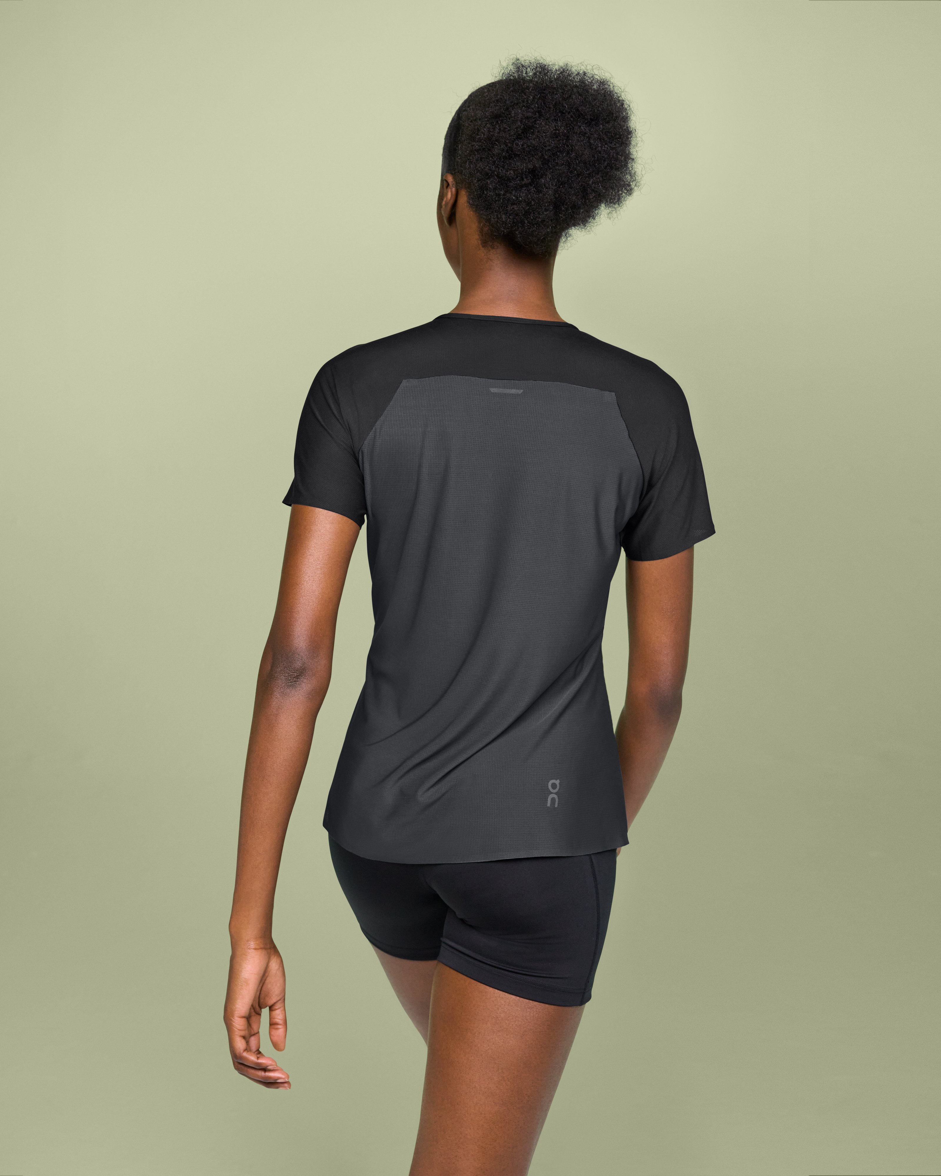 On Performance-T Black & Eclipse Femme Hauts et t-shirts
