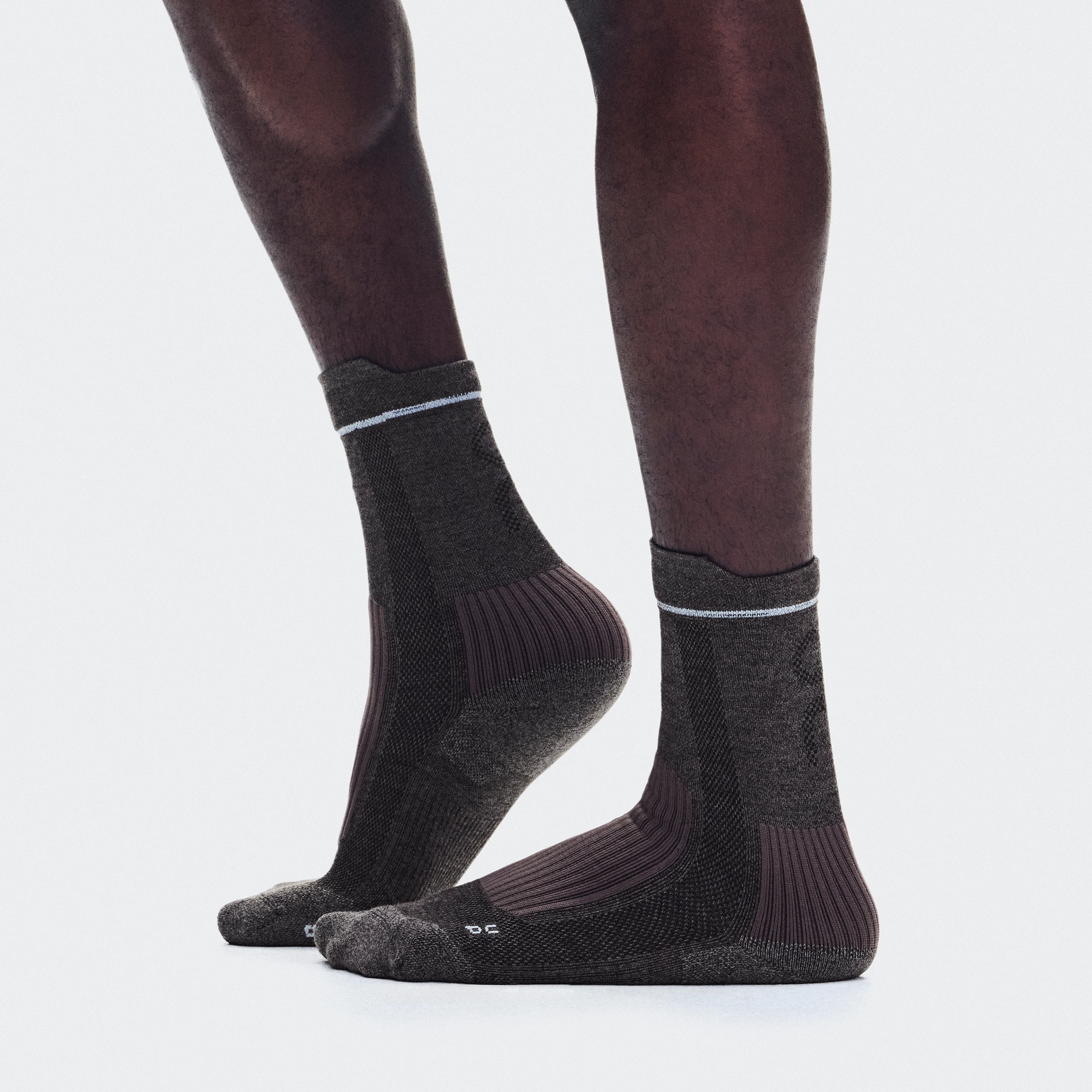 On Merino Ultra Sock Mulberry Unisexe – Trail running, amorti par zone, anti-glisse Chaussettes