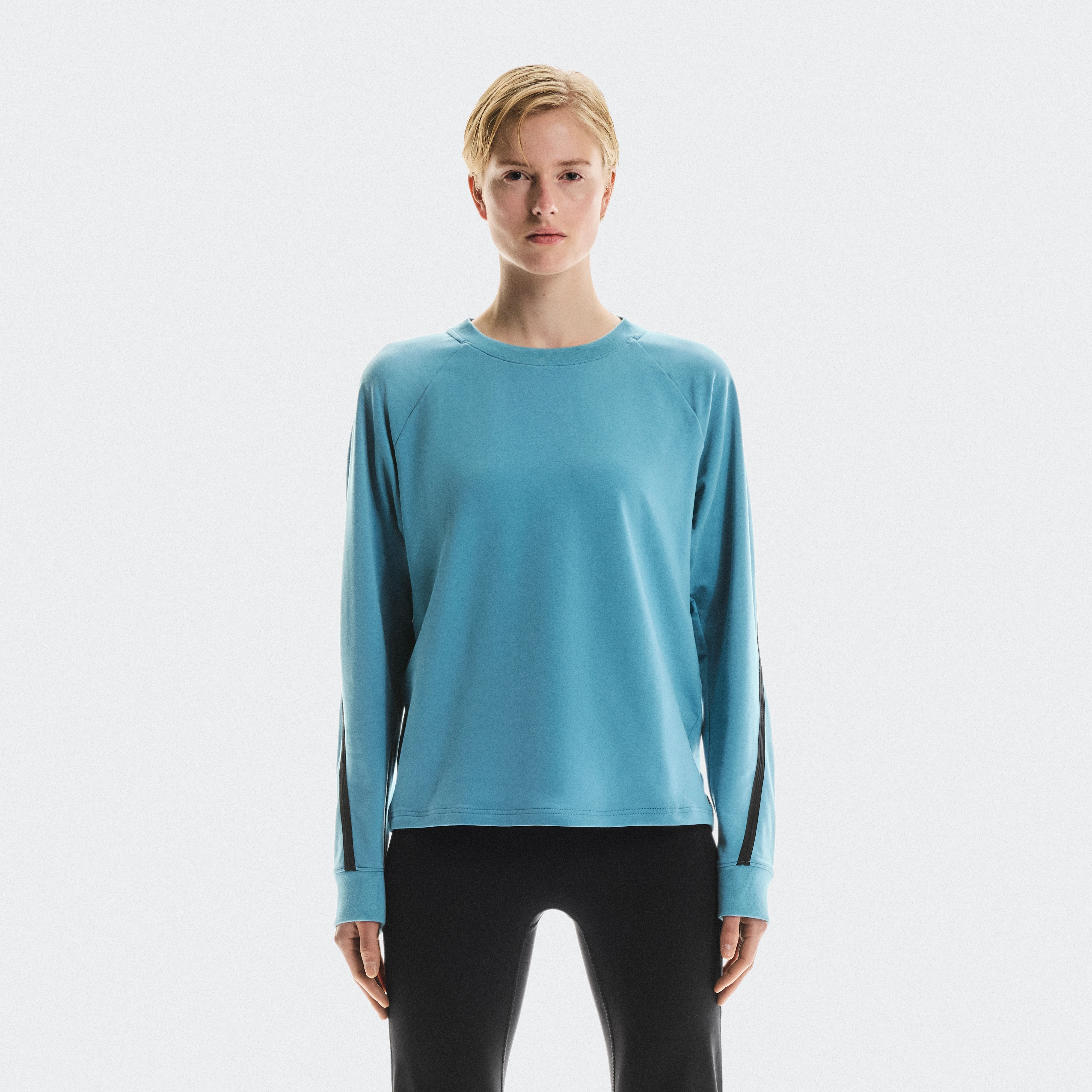 On Studio Crew Niagara Femme – Activités de faible intensité, quotidien, voyage Sweats à capuche et sweats