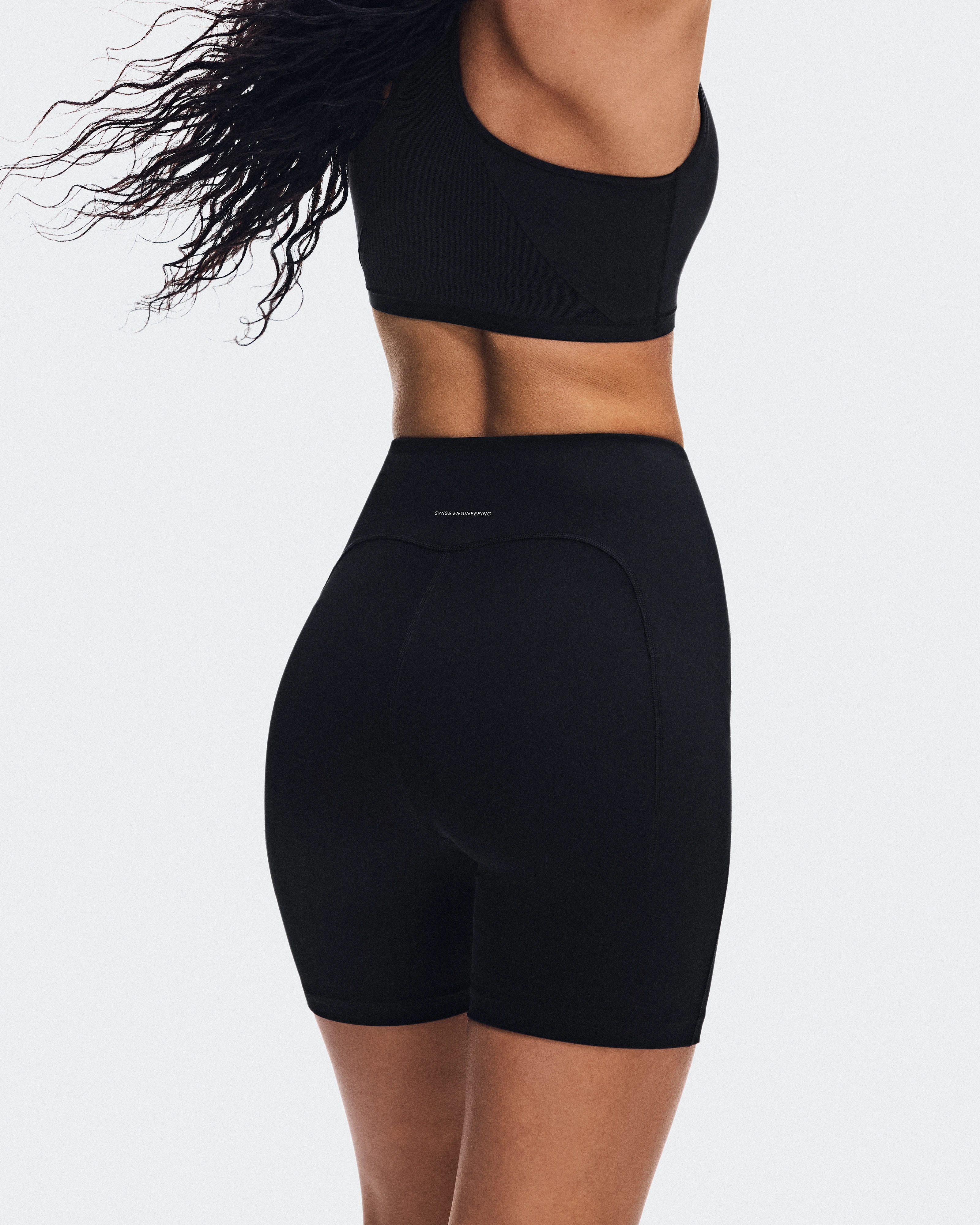 On Train Tights Short 6" Black Femme Shorts