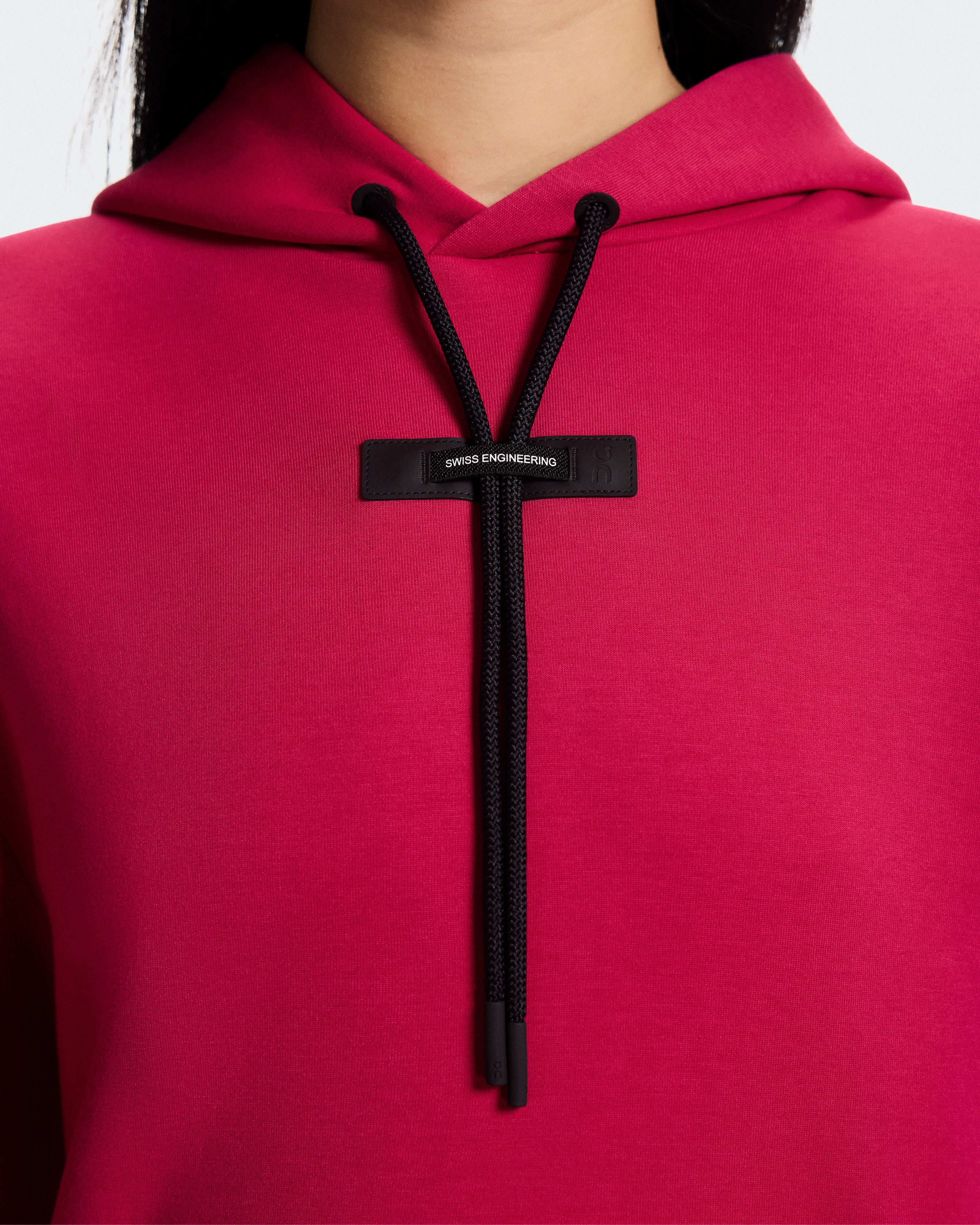 On Focus Tech Hoodie Grenadine Femme Sweats à capuche et sweats
