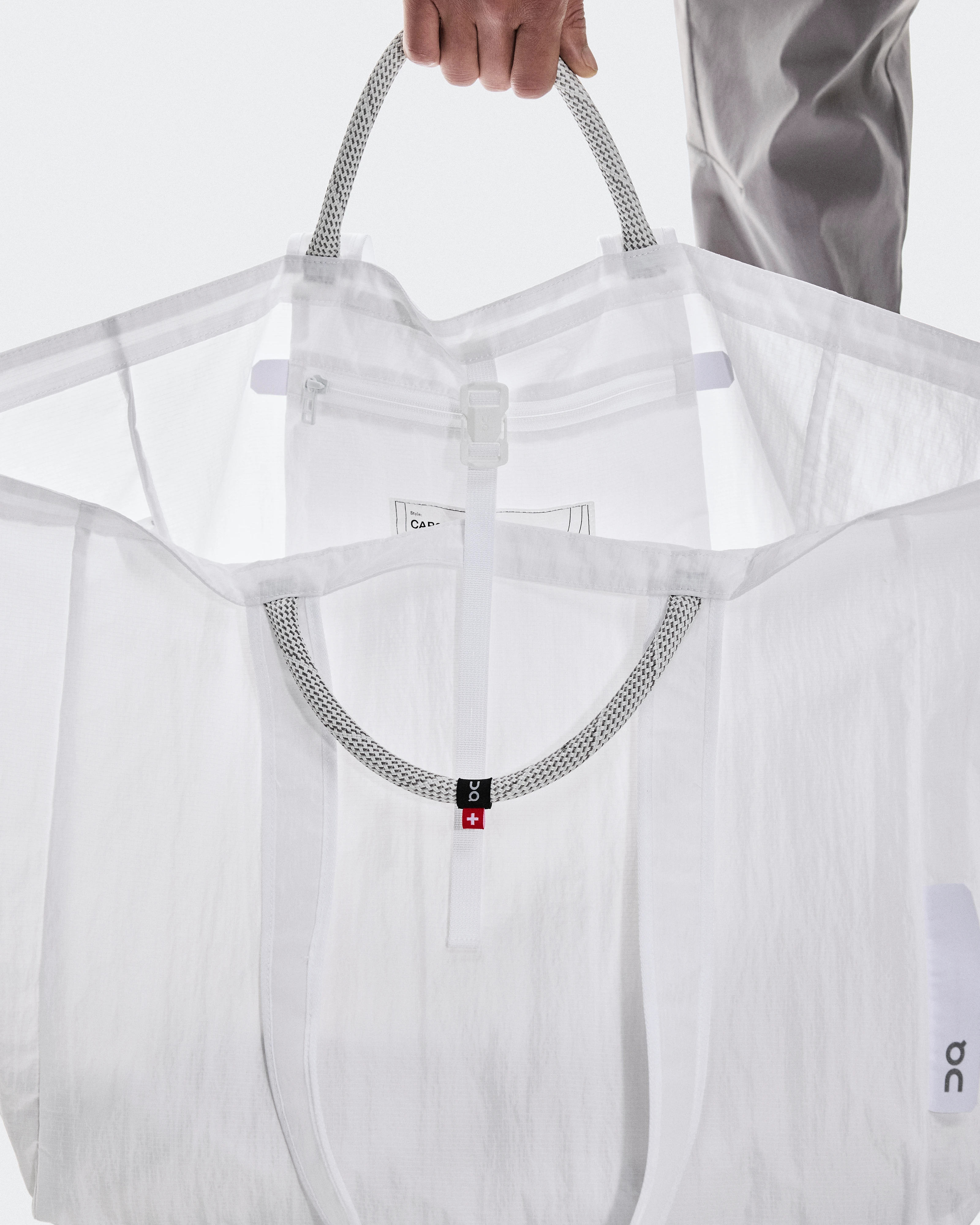 On Cargo Pack 60L White Unisexe Sacs