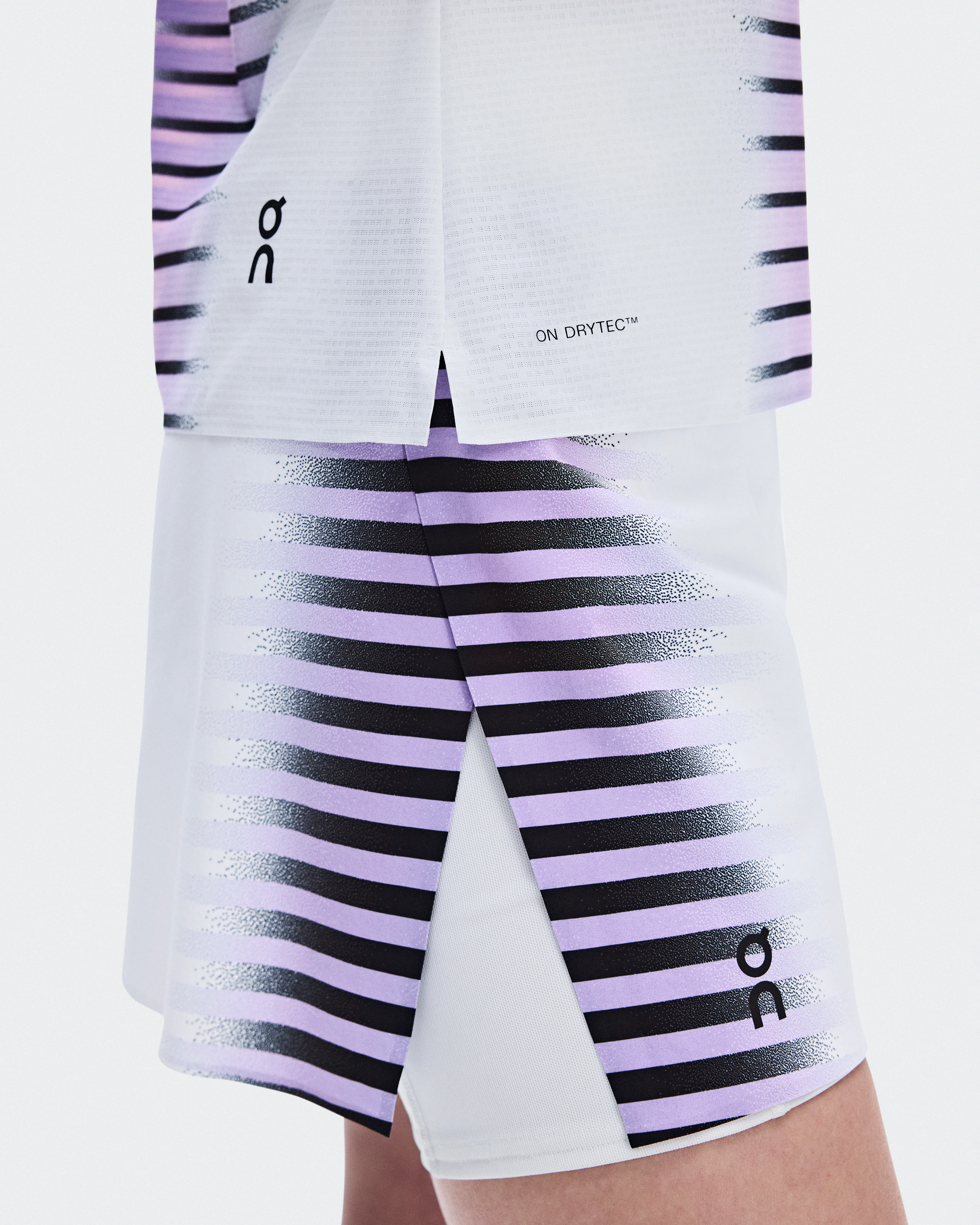 On Court-T Edge Bloom & White Femme Hauts et t-shirts
