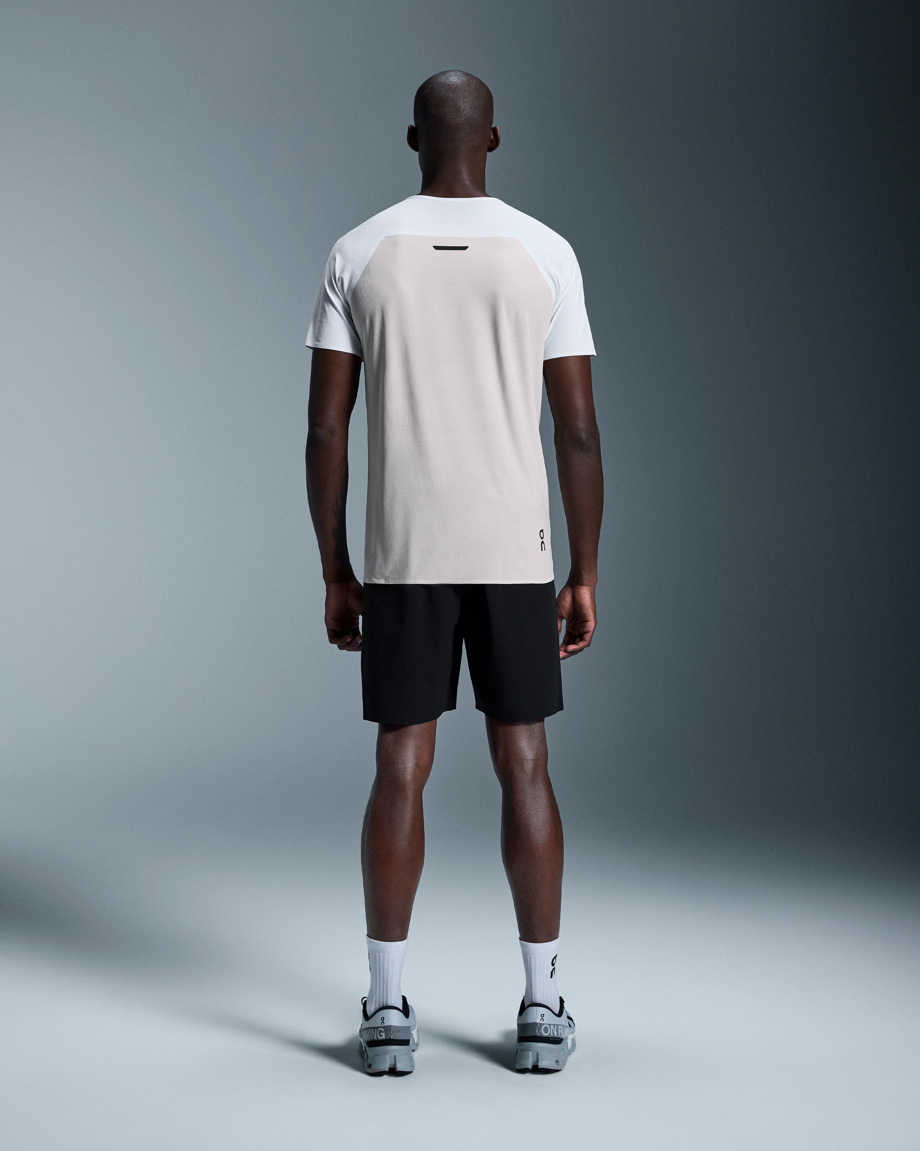 On Performance-T White & Silver Homme Hauts et t-shirts