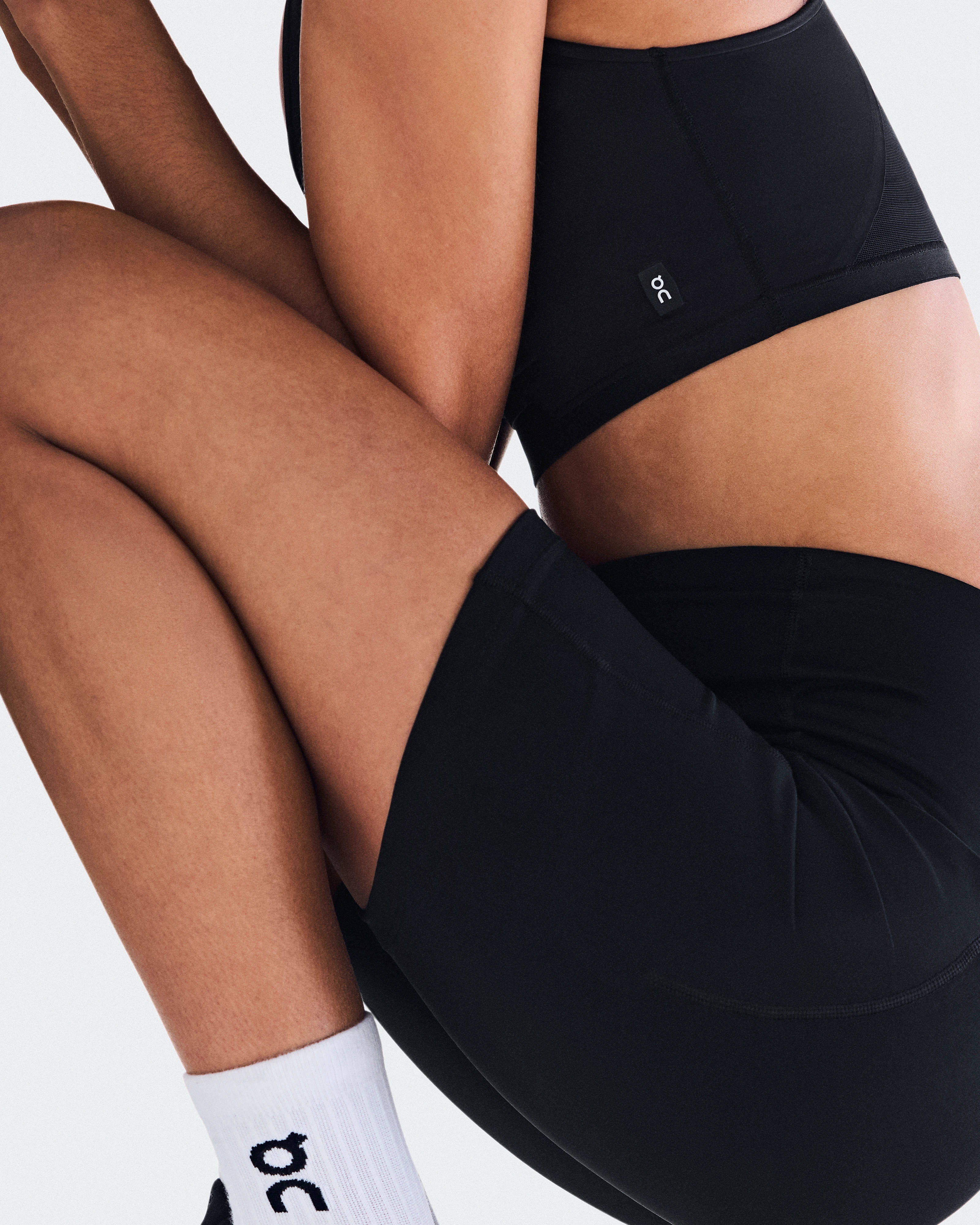 On Train Tights Short 6" Black Femme Shorts