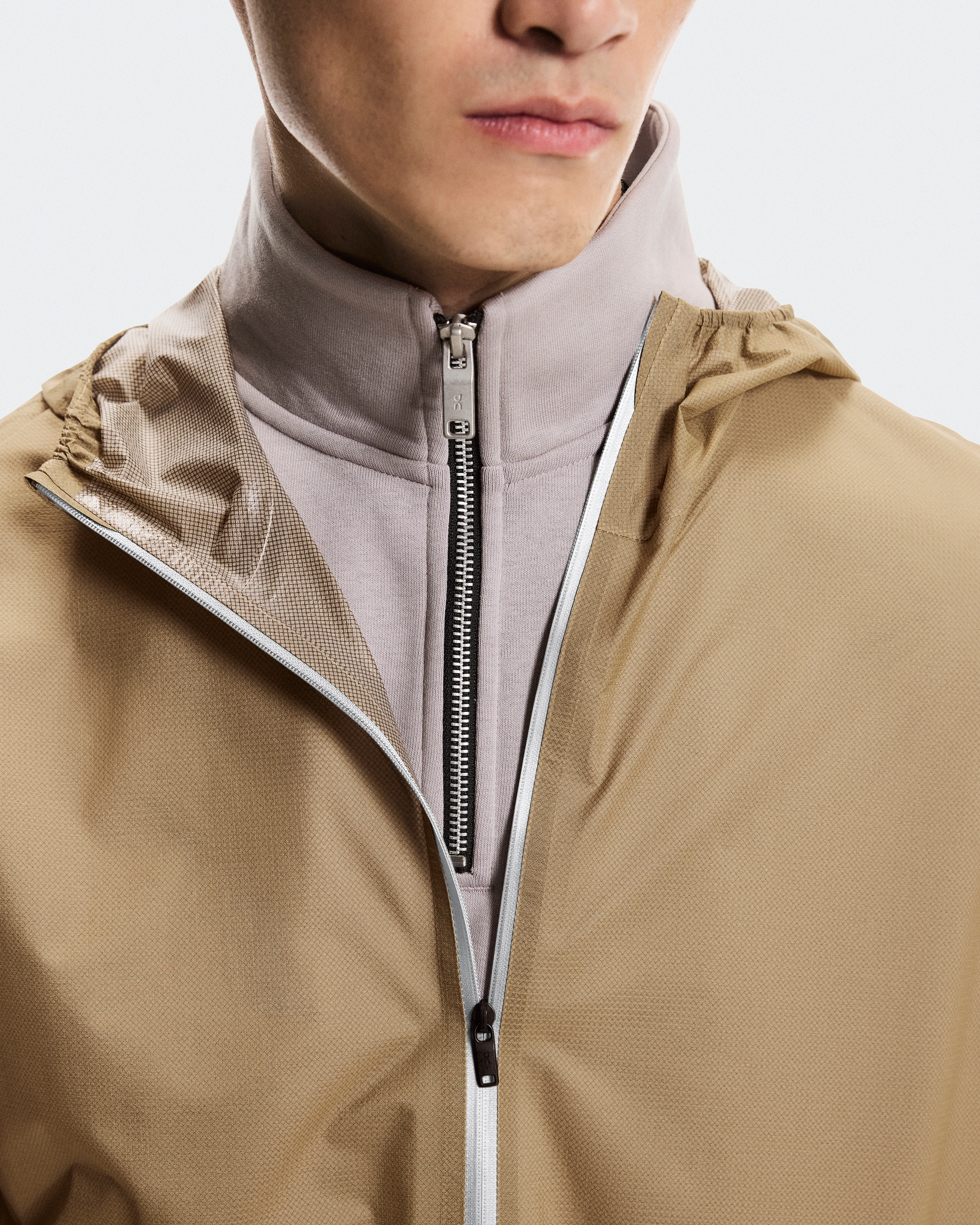 On Explore Lightweight Waterproof Jacket Chai Homme Vestes