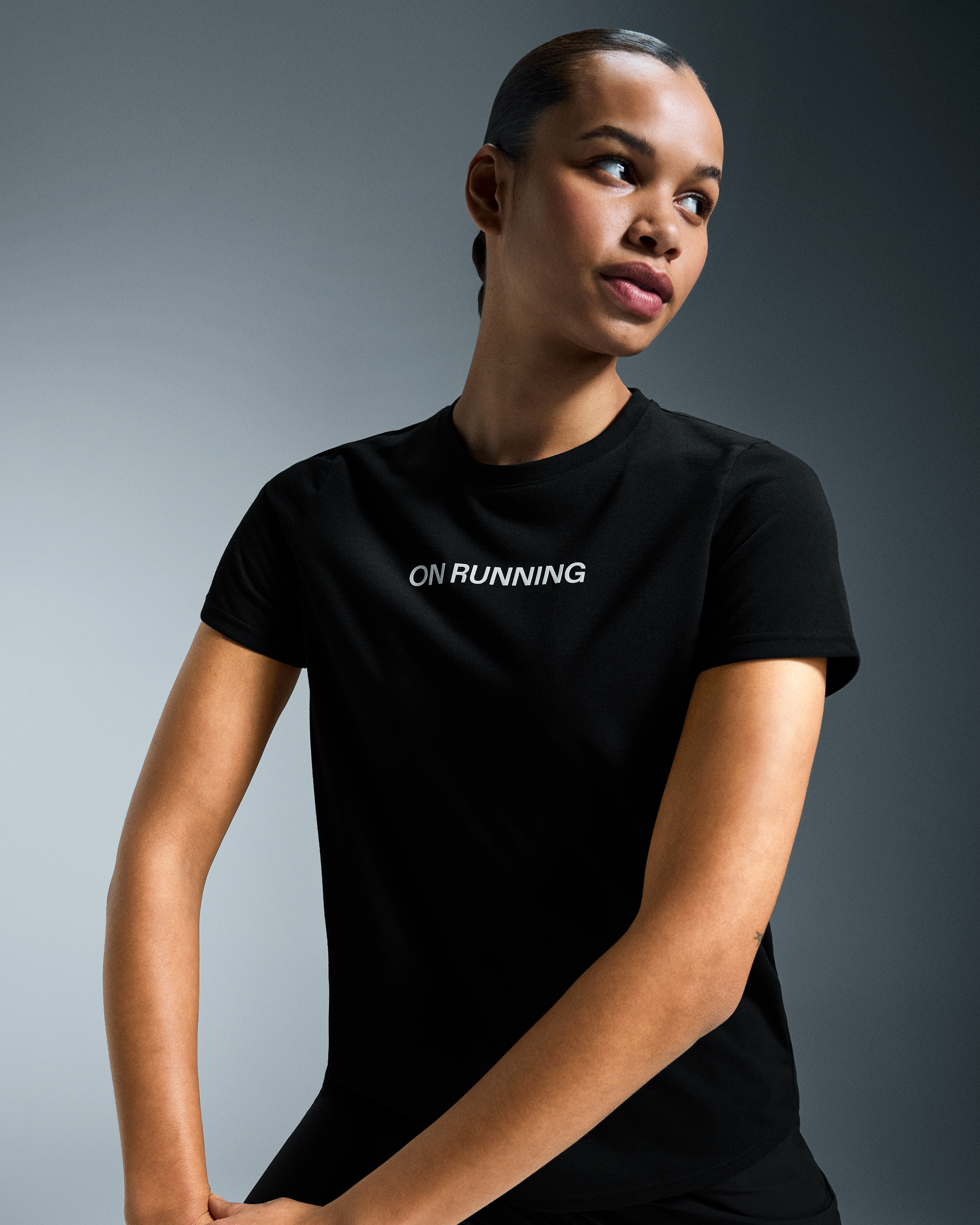 On On Run-T Black Femme Hauts et t-shirts