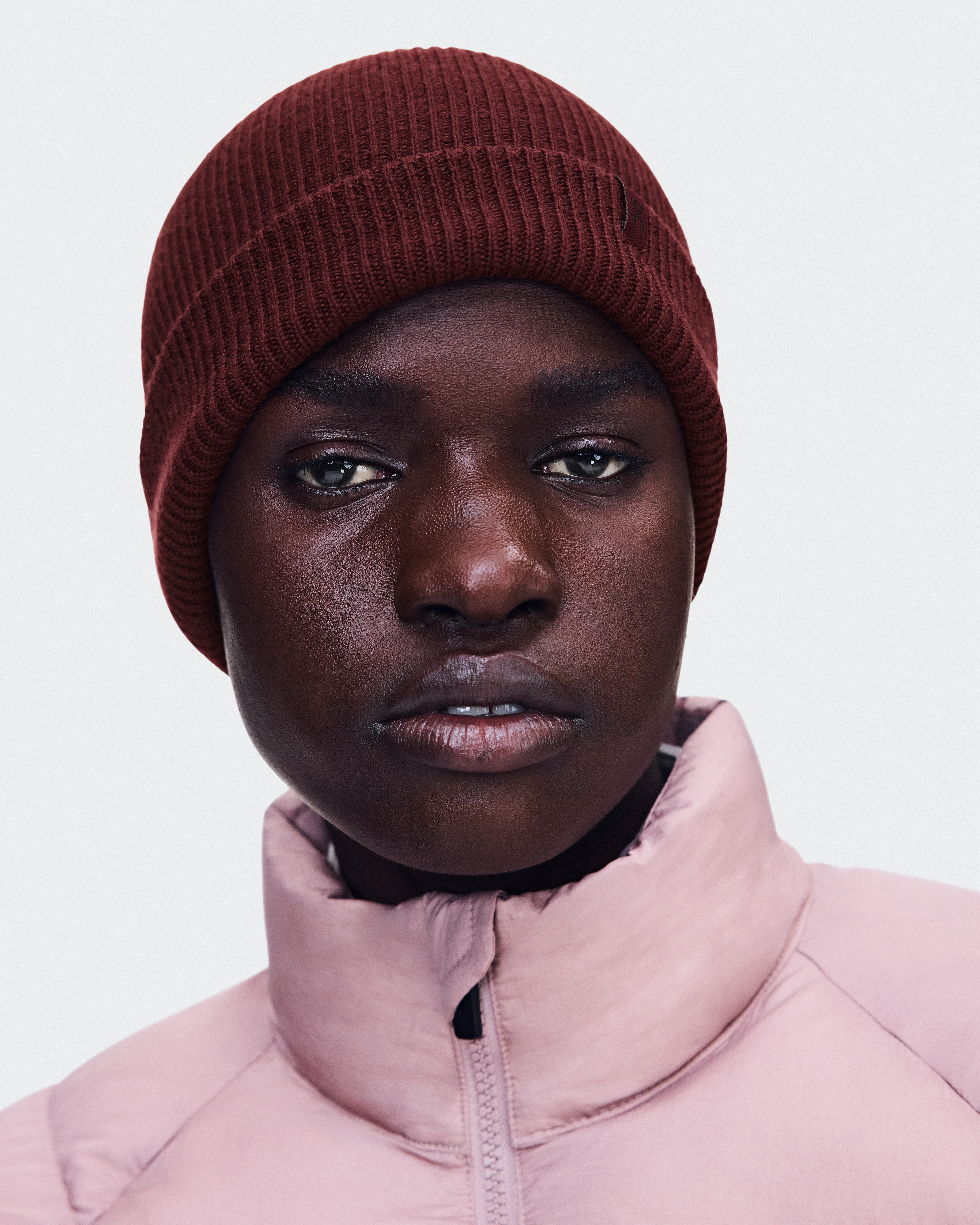 On Merino Beanie Maroon Unisexe Chapeaux