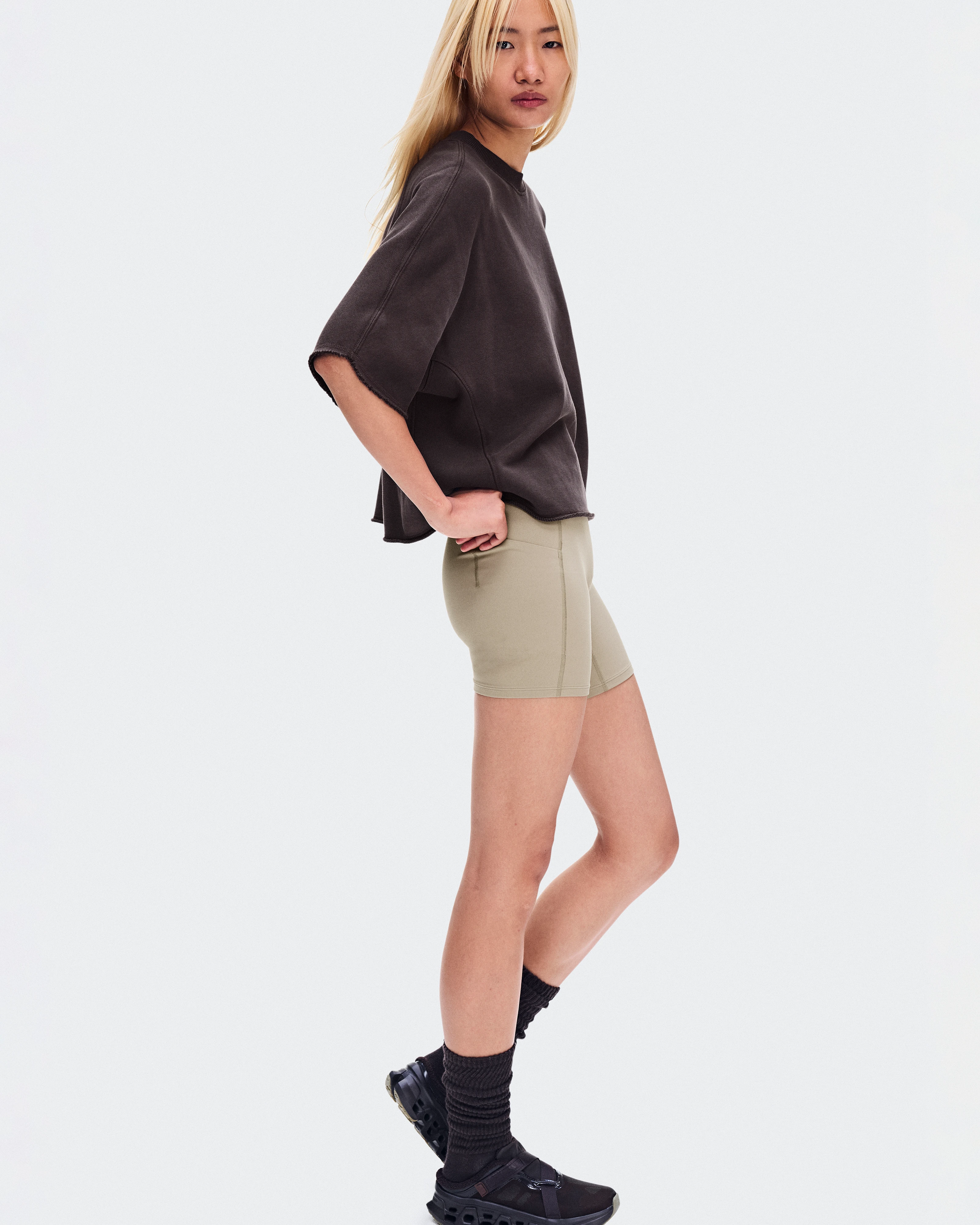 On Club Collective-T FKA Espresso Femme Hauts et t-shirts