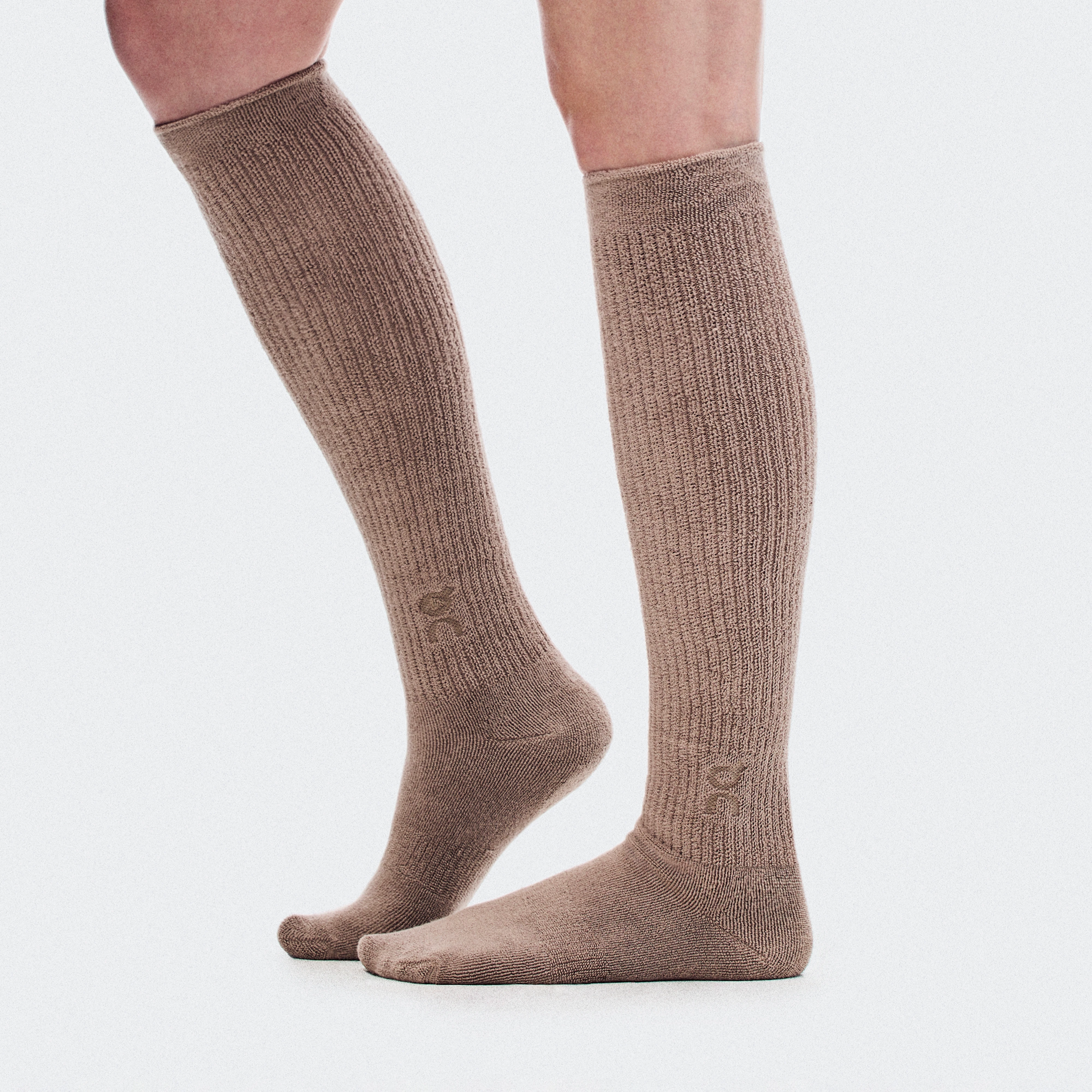 On Terry Sock Knee High Clay Unisexe – Confort durable, lifestyle, maintien de la voûte plantaire Chaussettes