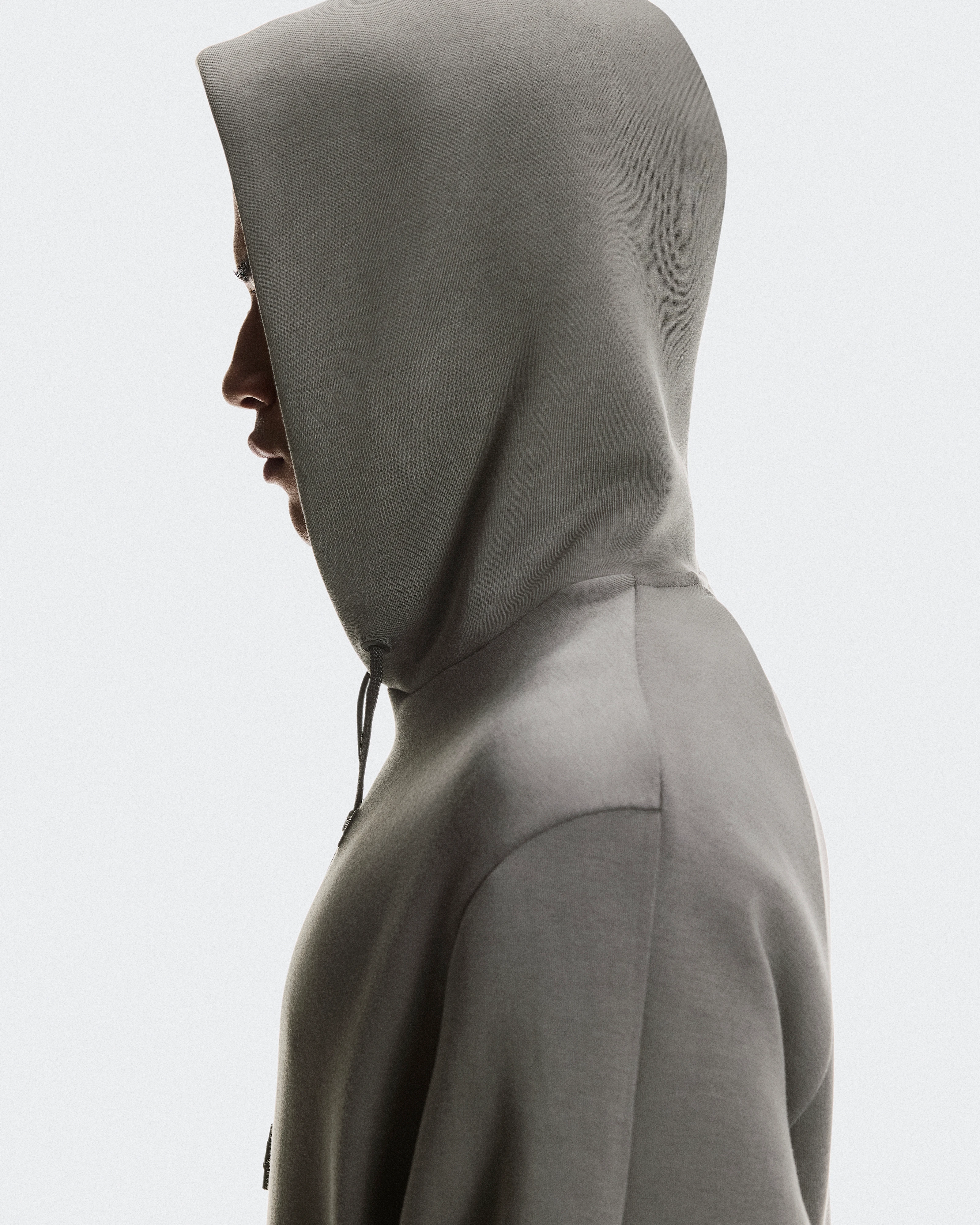 On Focus Tech Hoodie Shadow Homme Sweats à capuche et sweats