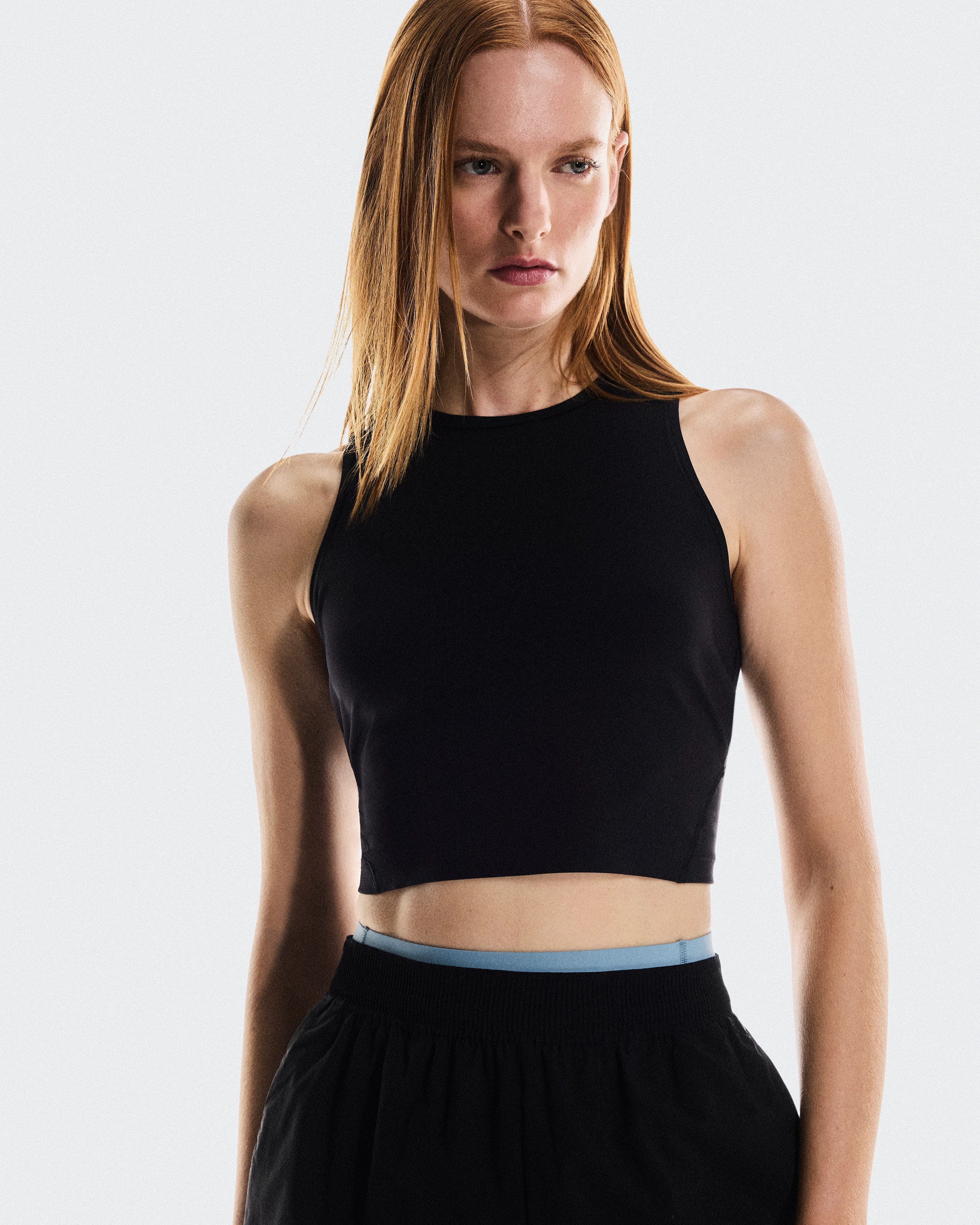 On Studio Crop Black Femme Hauts et t-shirts