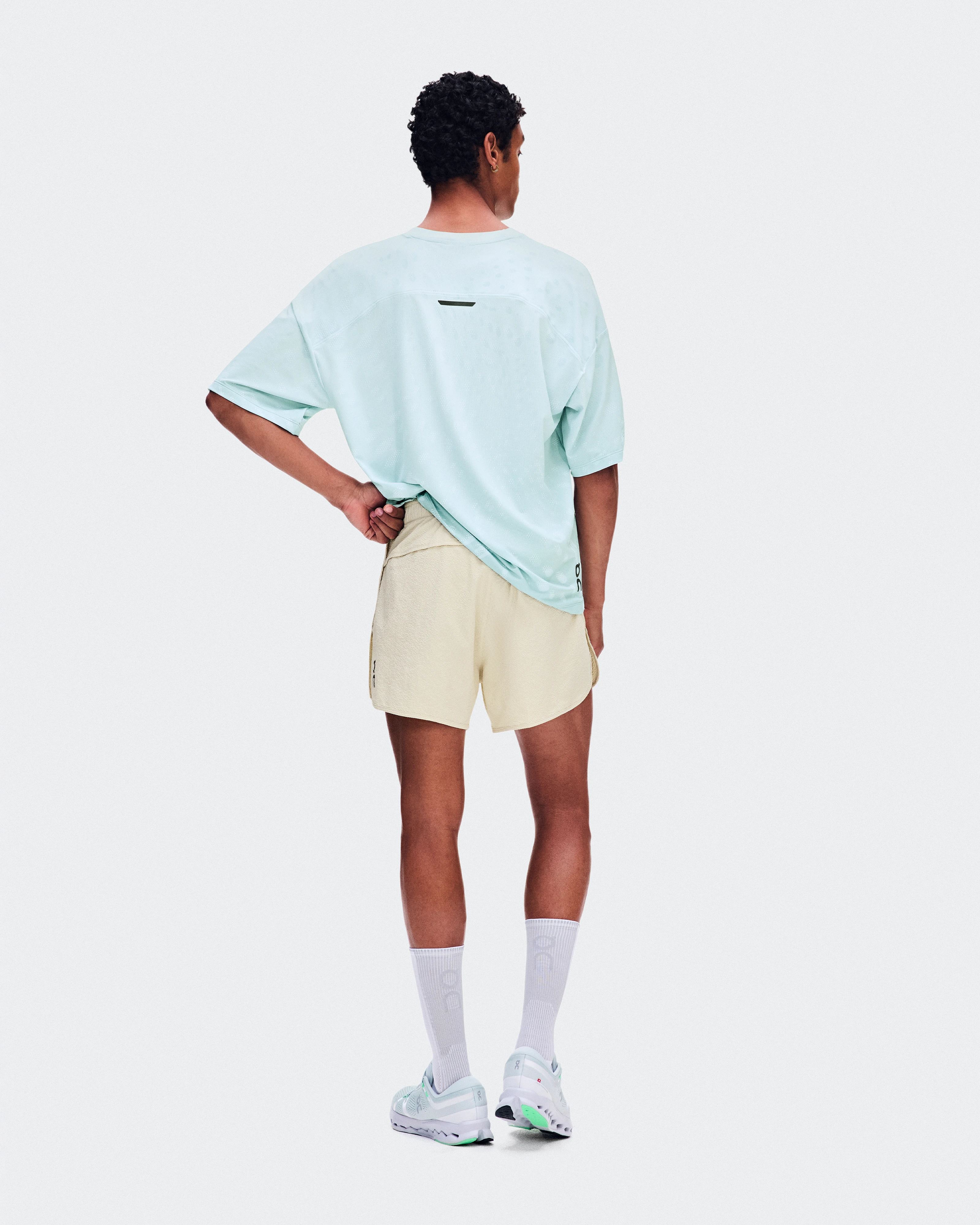 On Performance Volt Shorts Hare Homme Shorts
