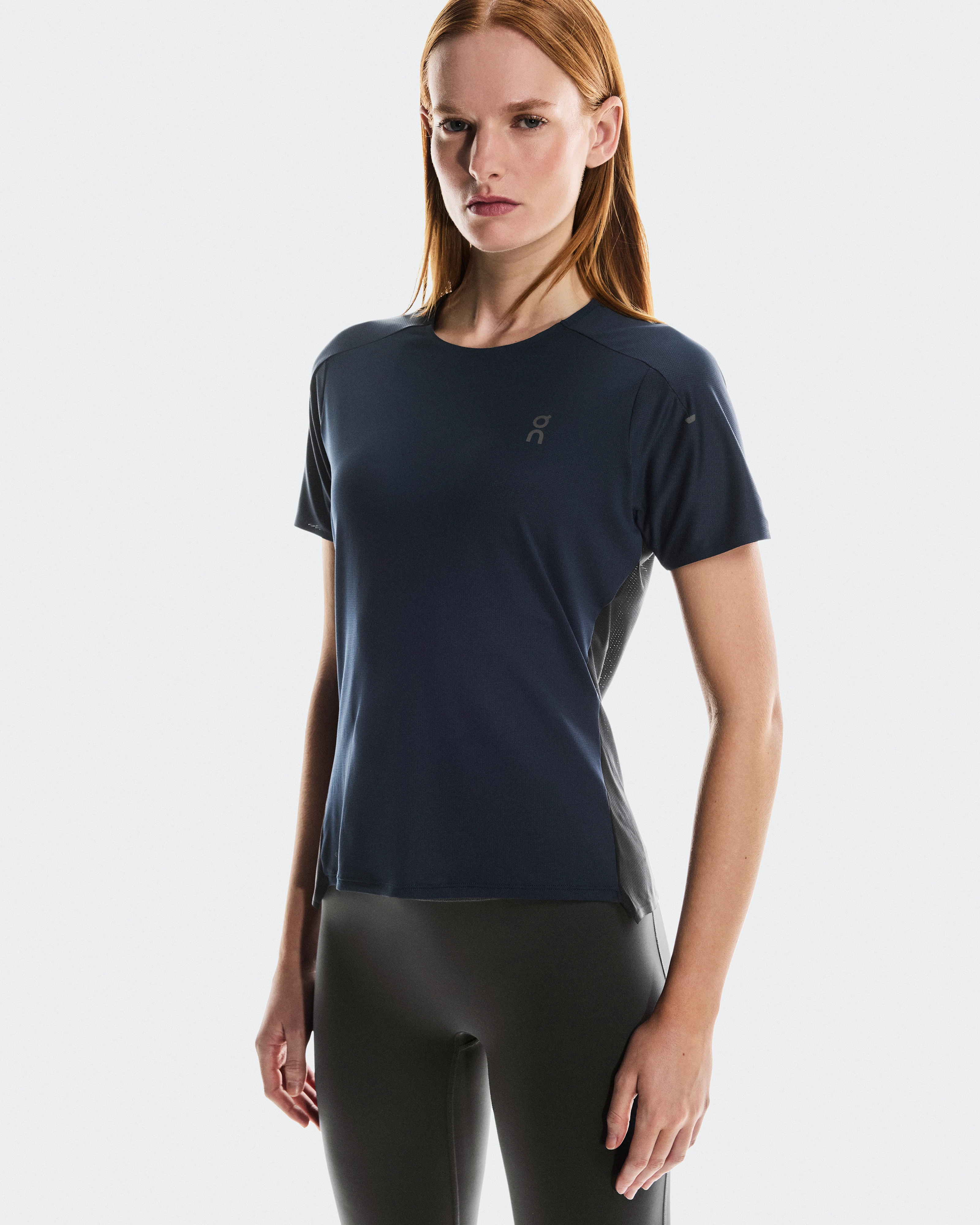 On Performance-T Navy & Black Femme Hauts et t-shirts