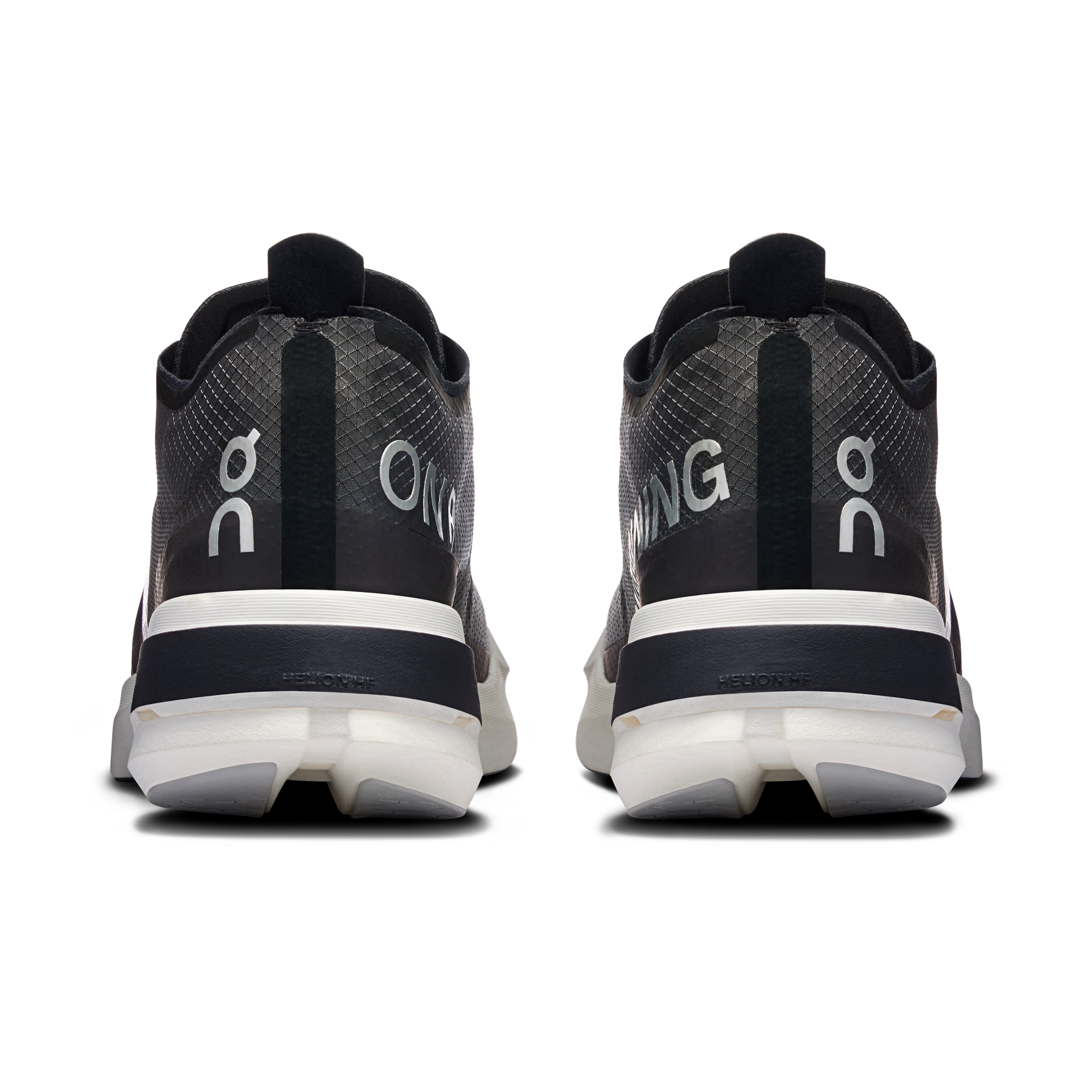 On Cloudboom Strike Black & White Homme Running sur route Chaussures