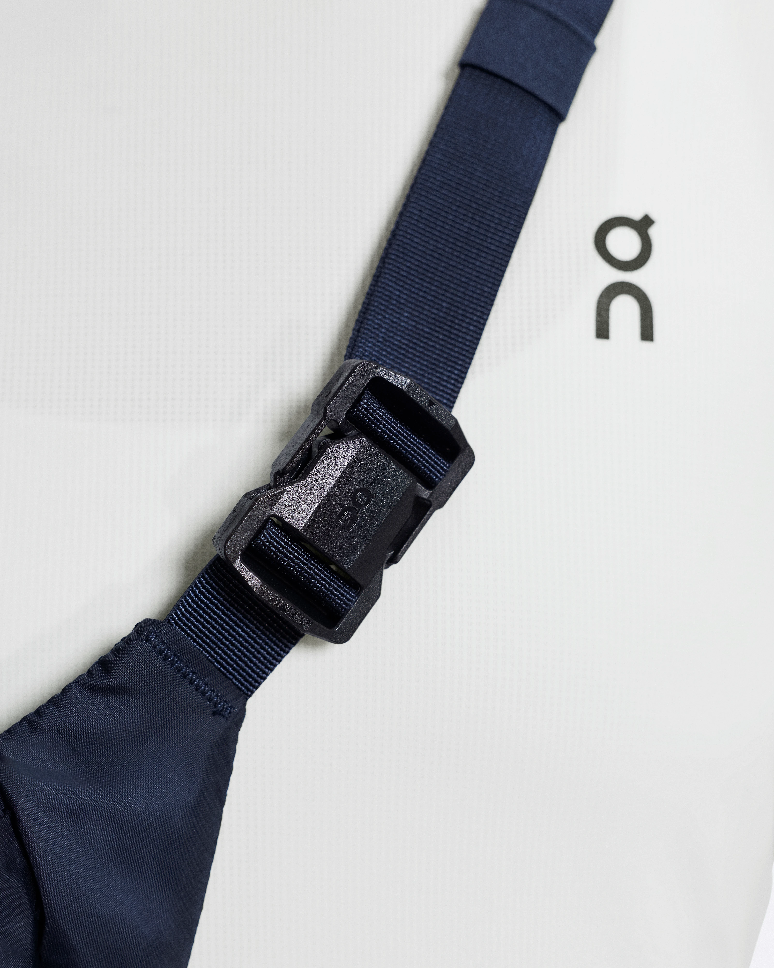 On Waist Pack 2L Lite Navy Unisexe Sacs