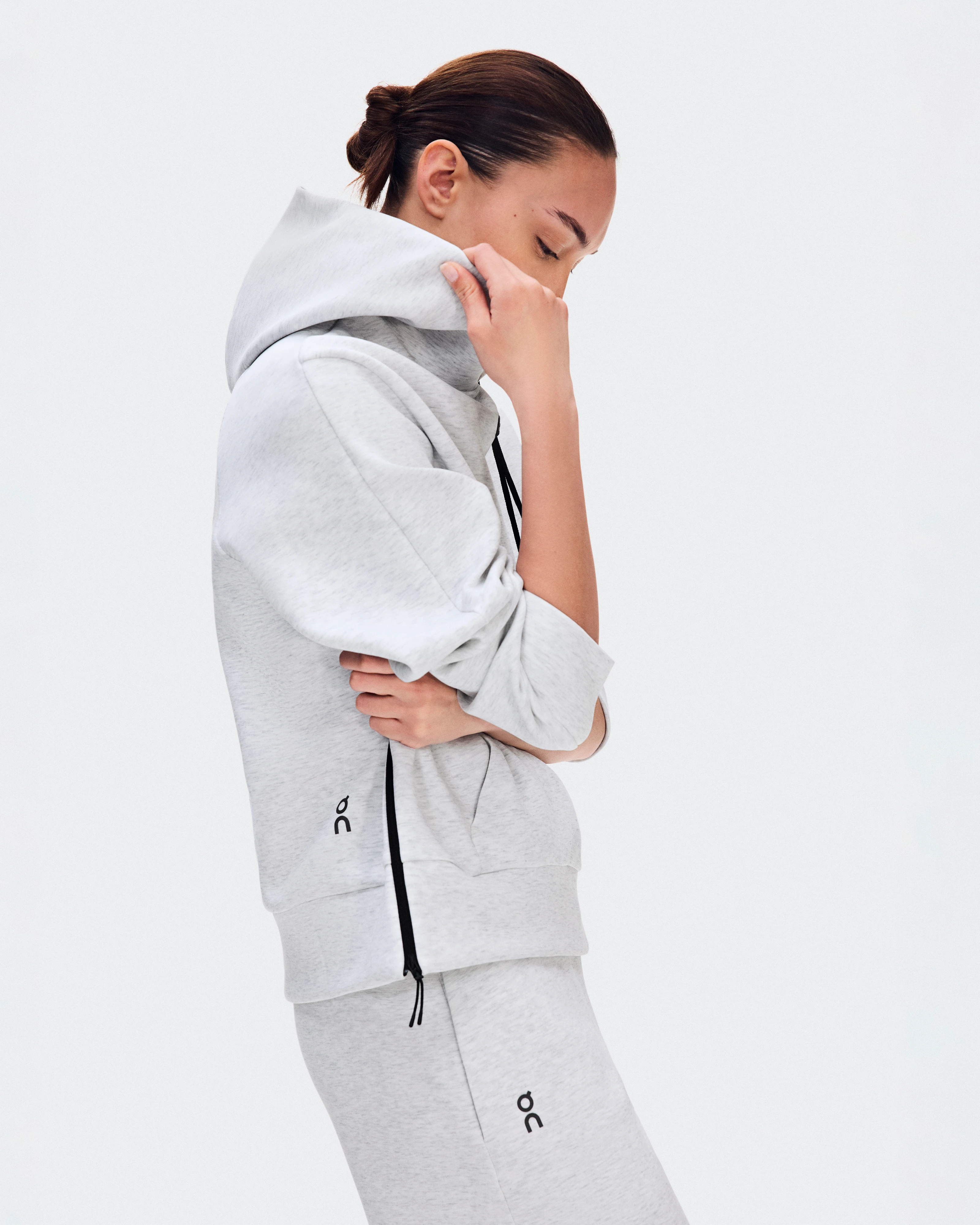 On Focus Tech Hoodie Crater Femme Sweats à capuche et sweats