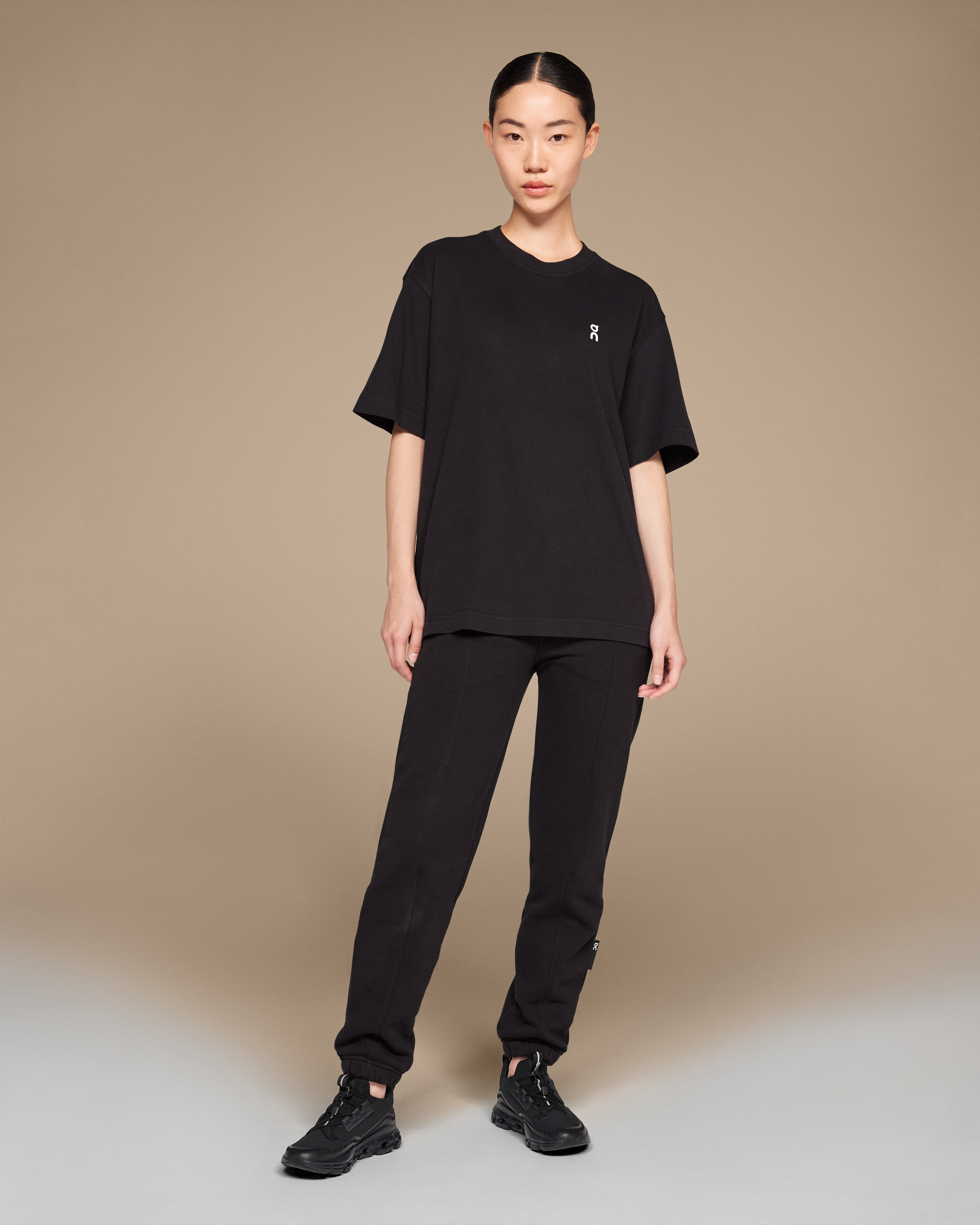 On Club-T Black Femme Hauts et t-shirts