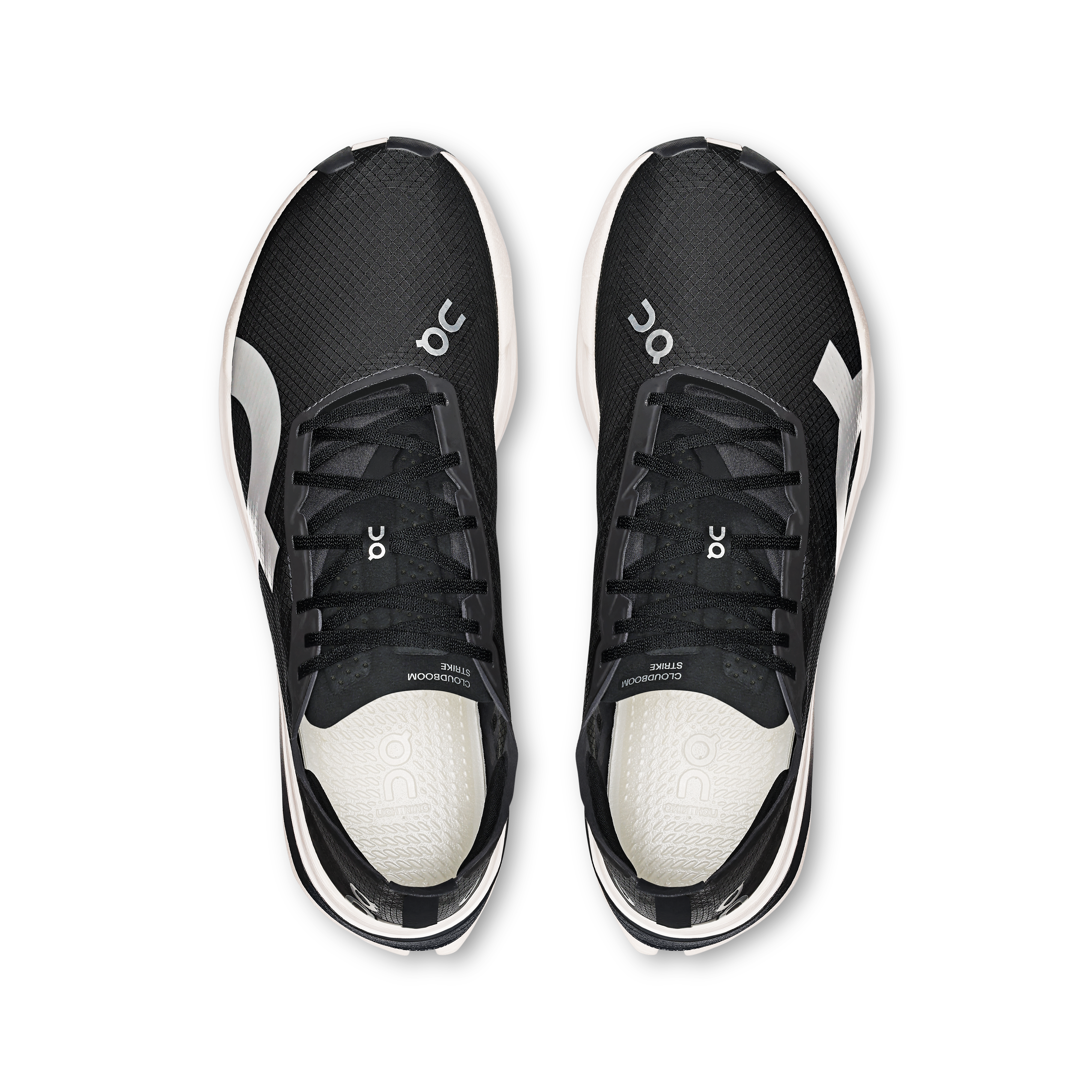 On Cloudboom Strike Black & White Homme Running sur route Chaussures