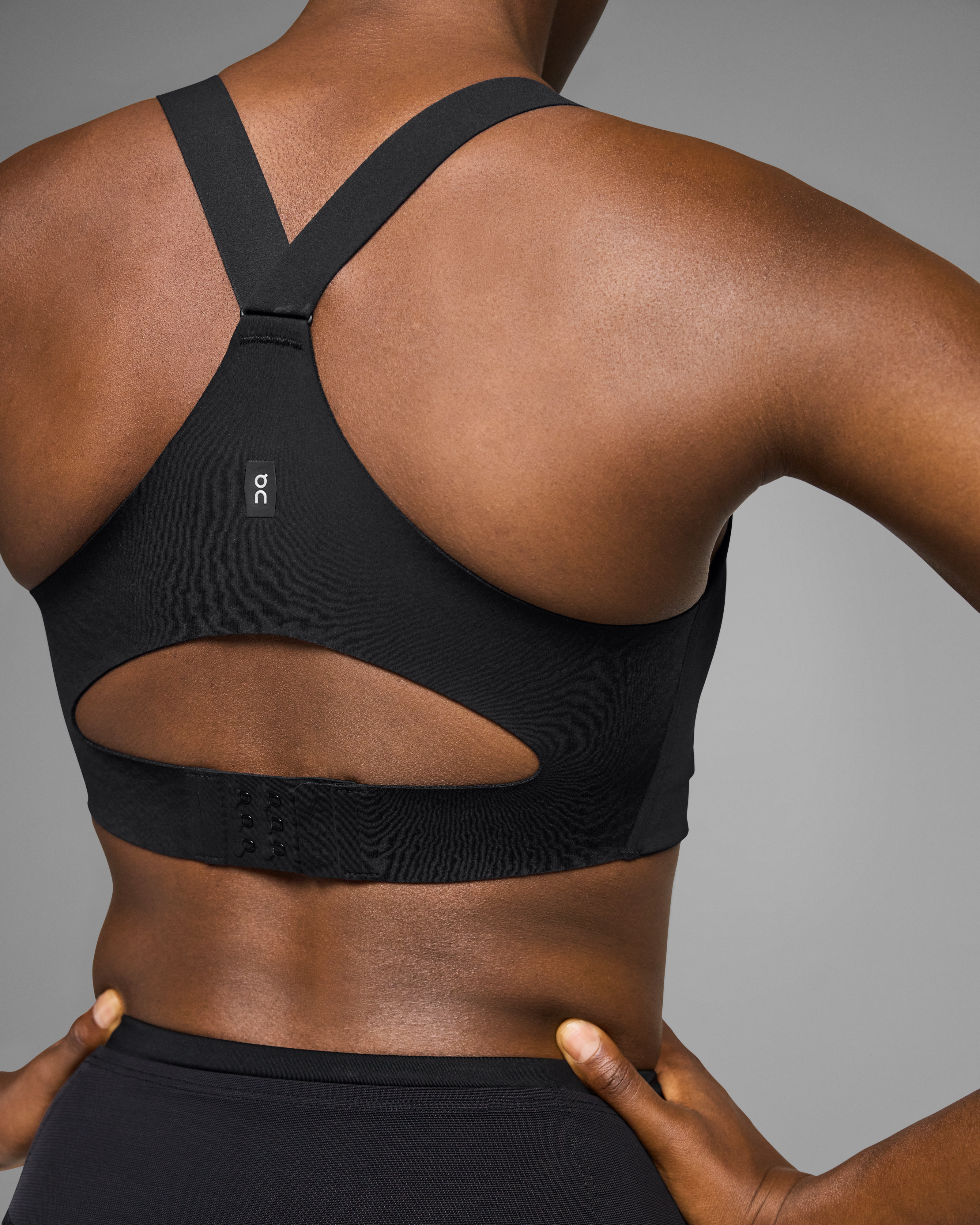 On Endurance Bra Black Femme Brassières