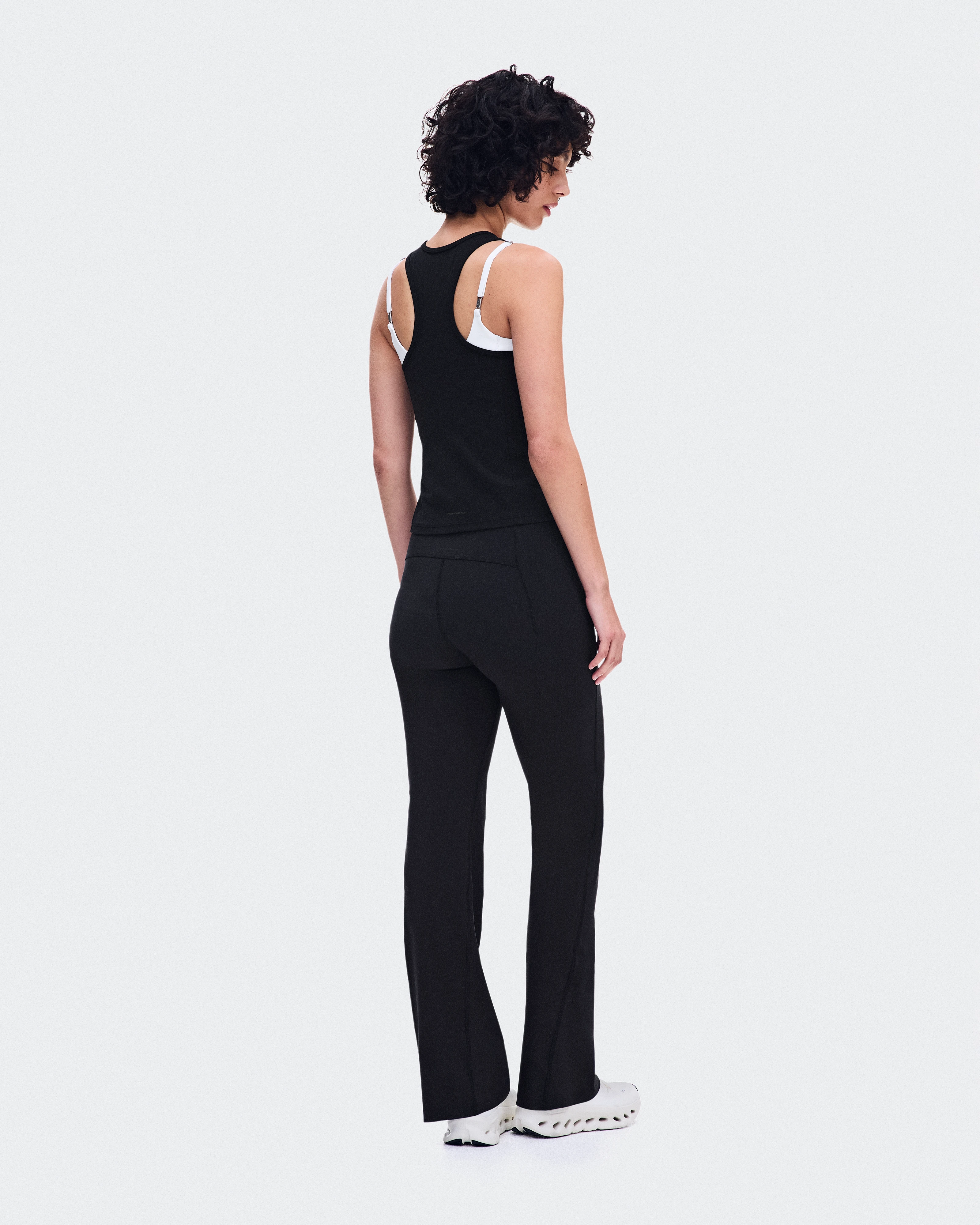 On Studio Tank Black Femme Hauts et t-shirts