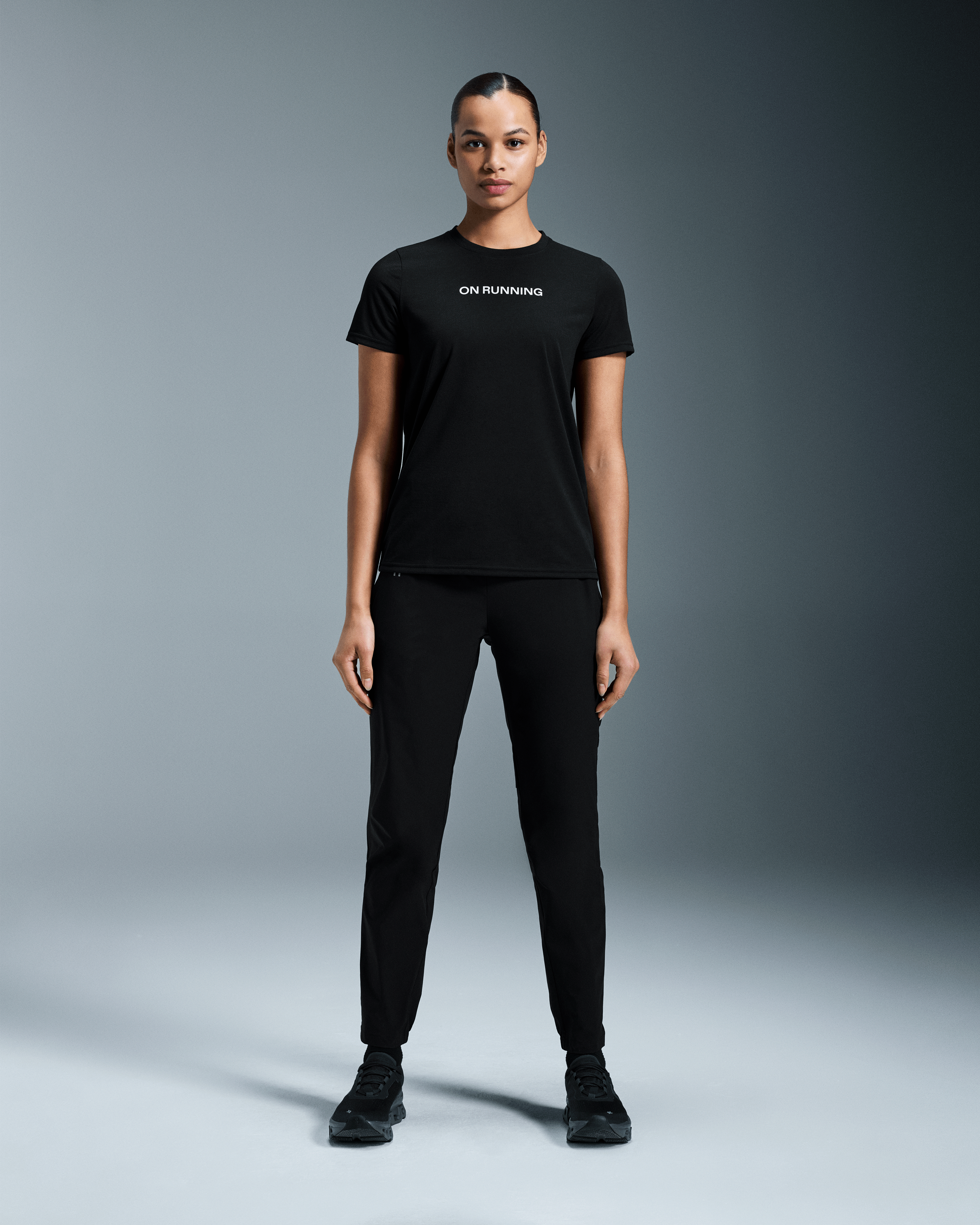 On On Run-T Black Femme Hauts et t-shirts