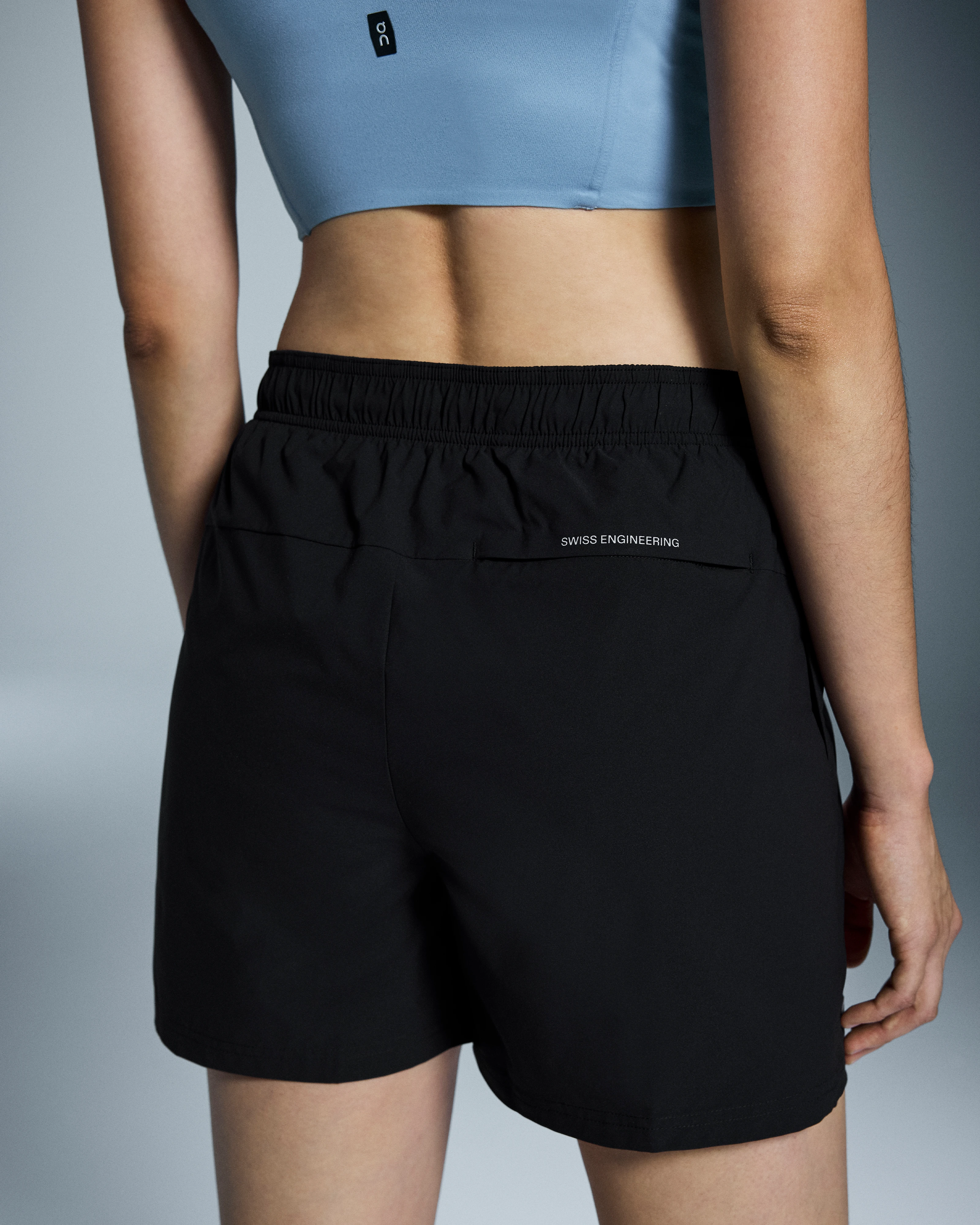 On 5" Core Shorts Black Femme Shorts