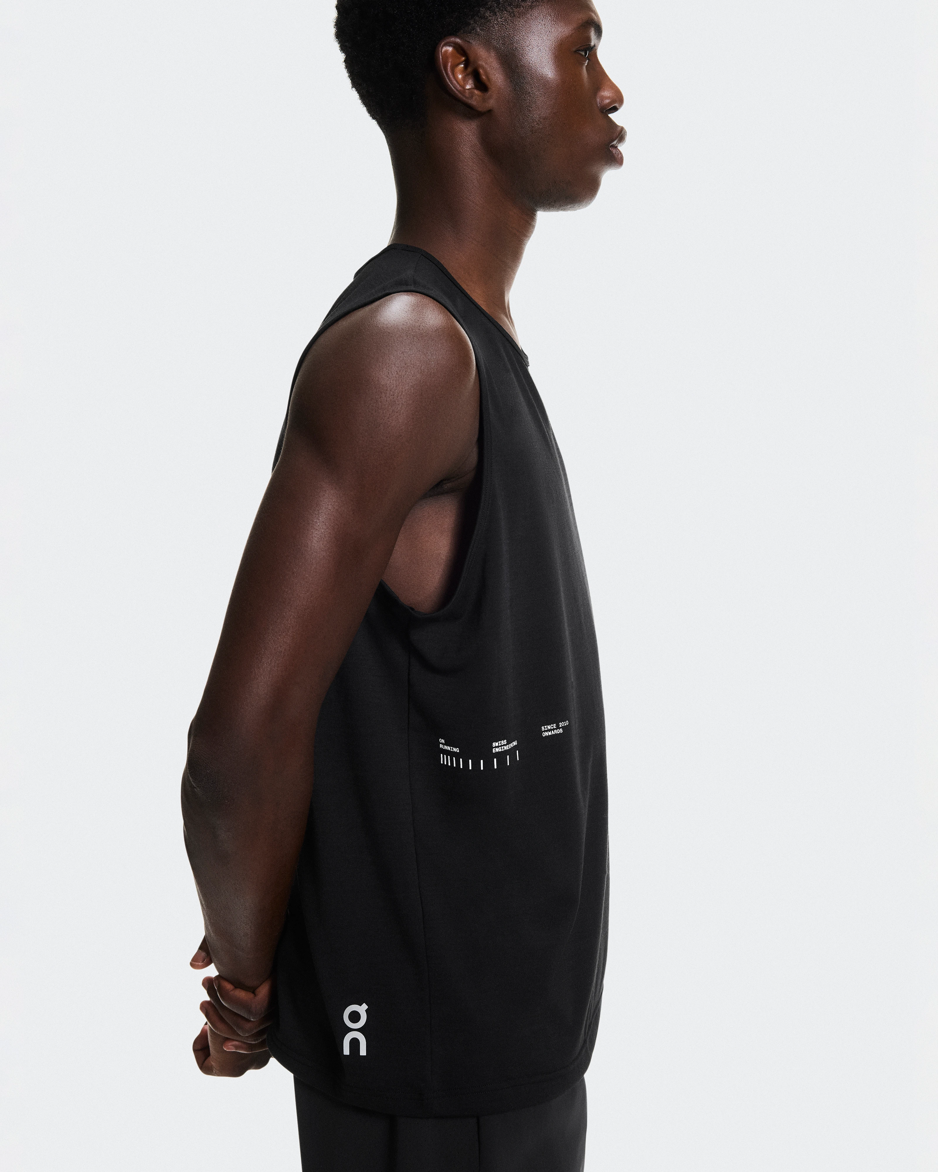 On On Run Tank Black Homme Hauts et t-shirts
