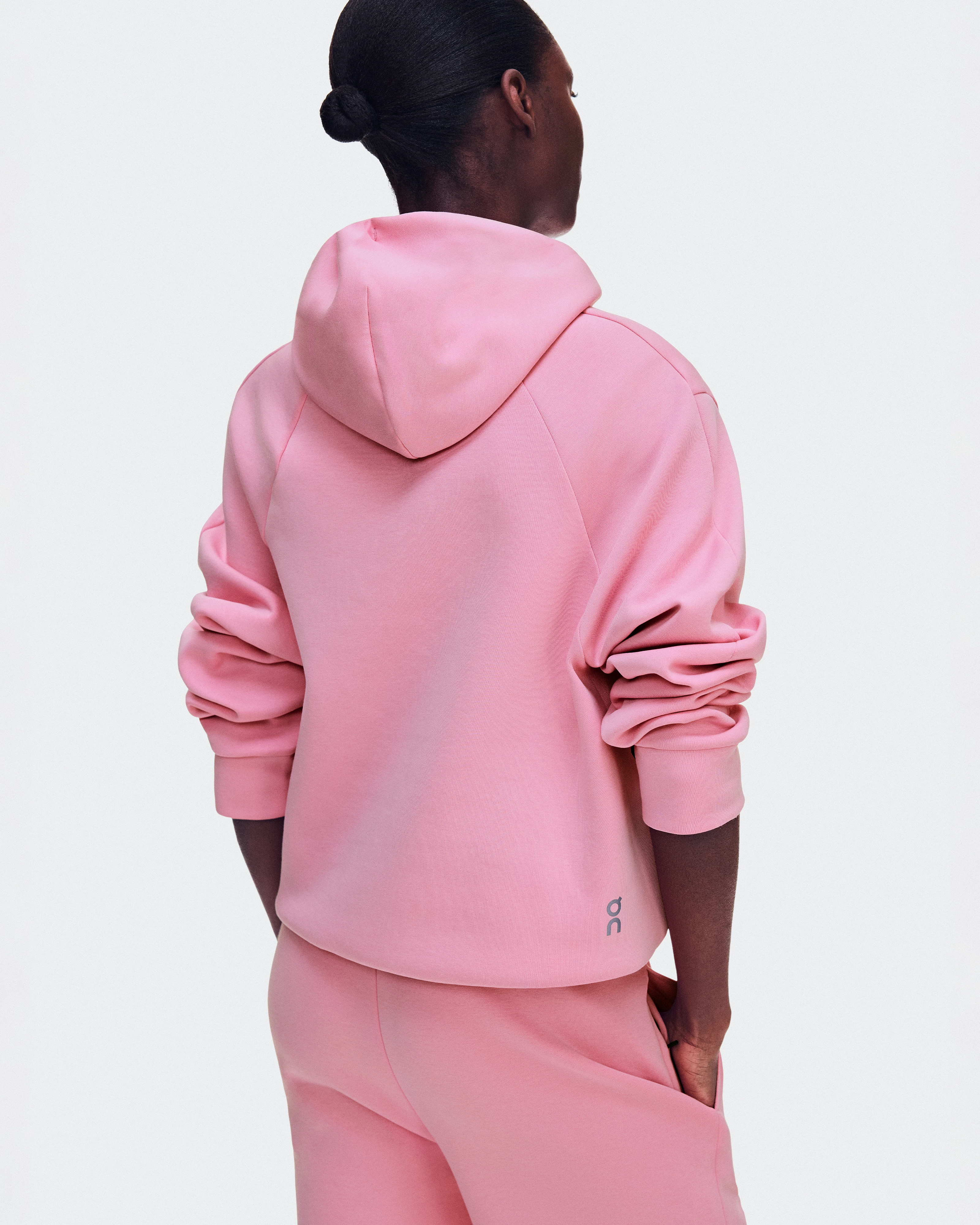 On Focus Tech Hoodie Magnolia Femme Sweats à capuche et sweats