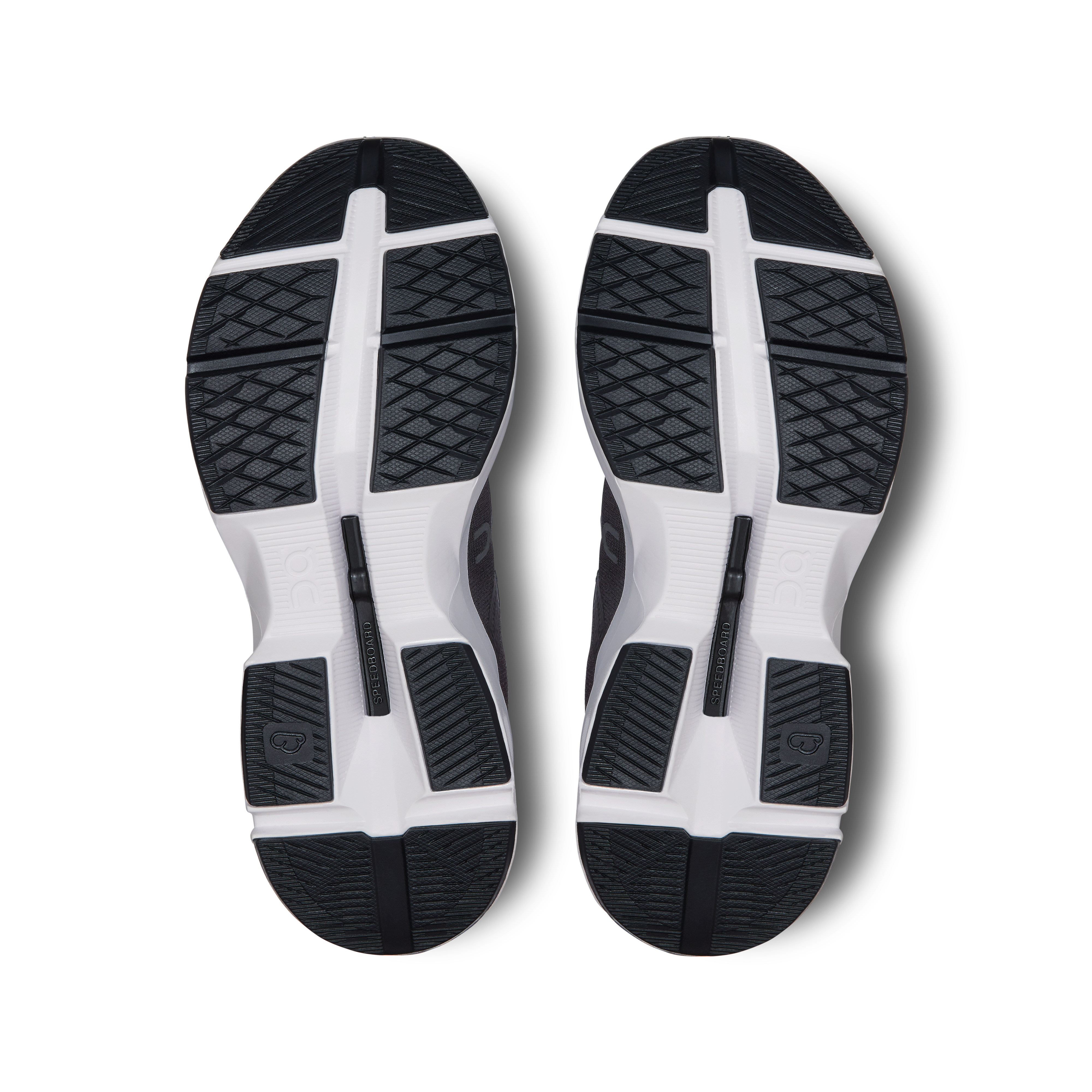 On Cloudpulse Black & White Femme training_shoes Chaussures
