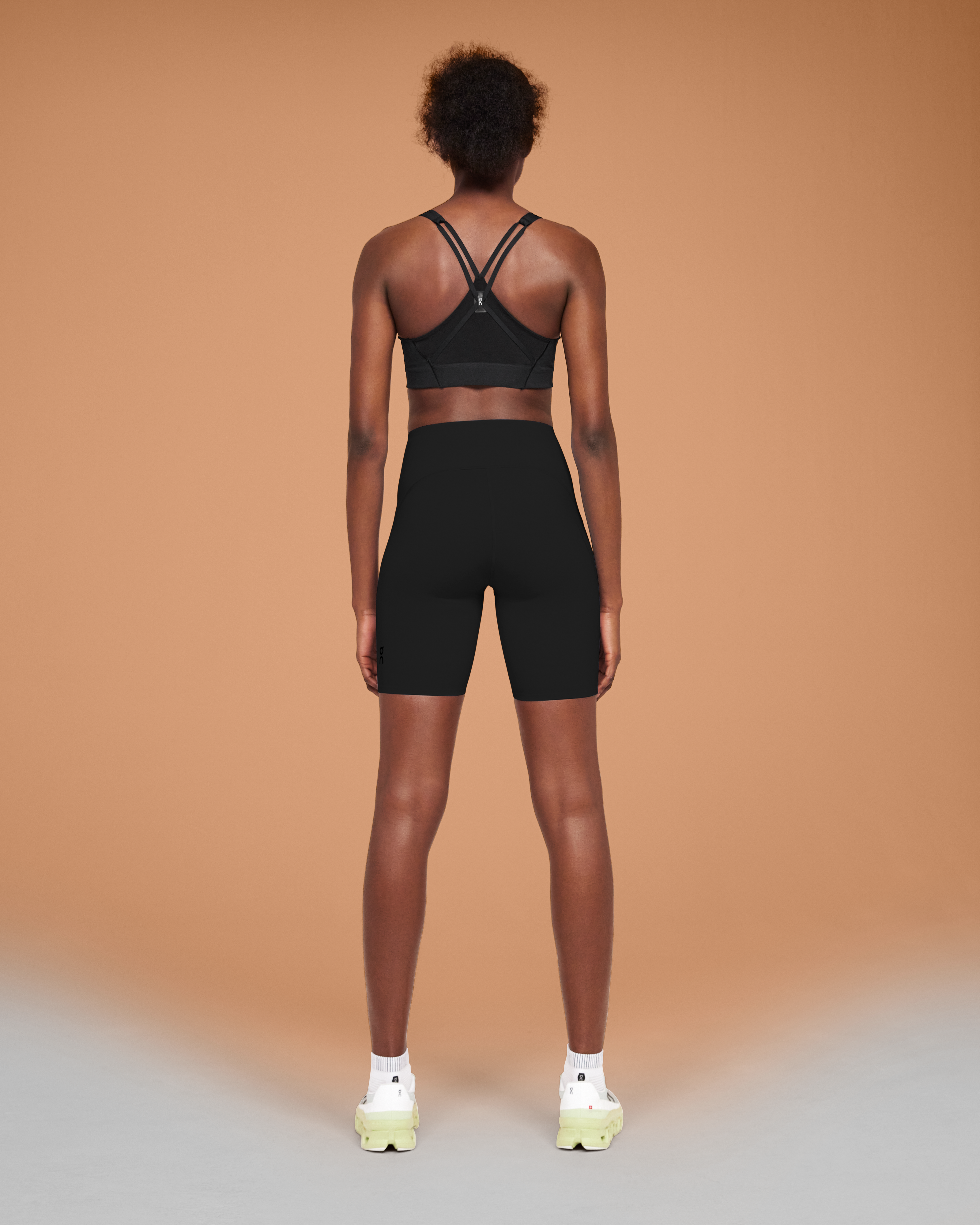 On Movement Tights Short Black Femme Leggings