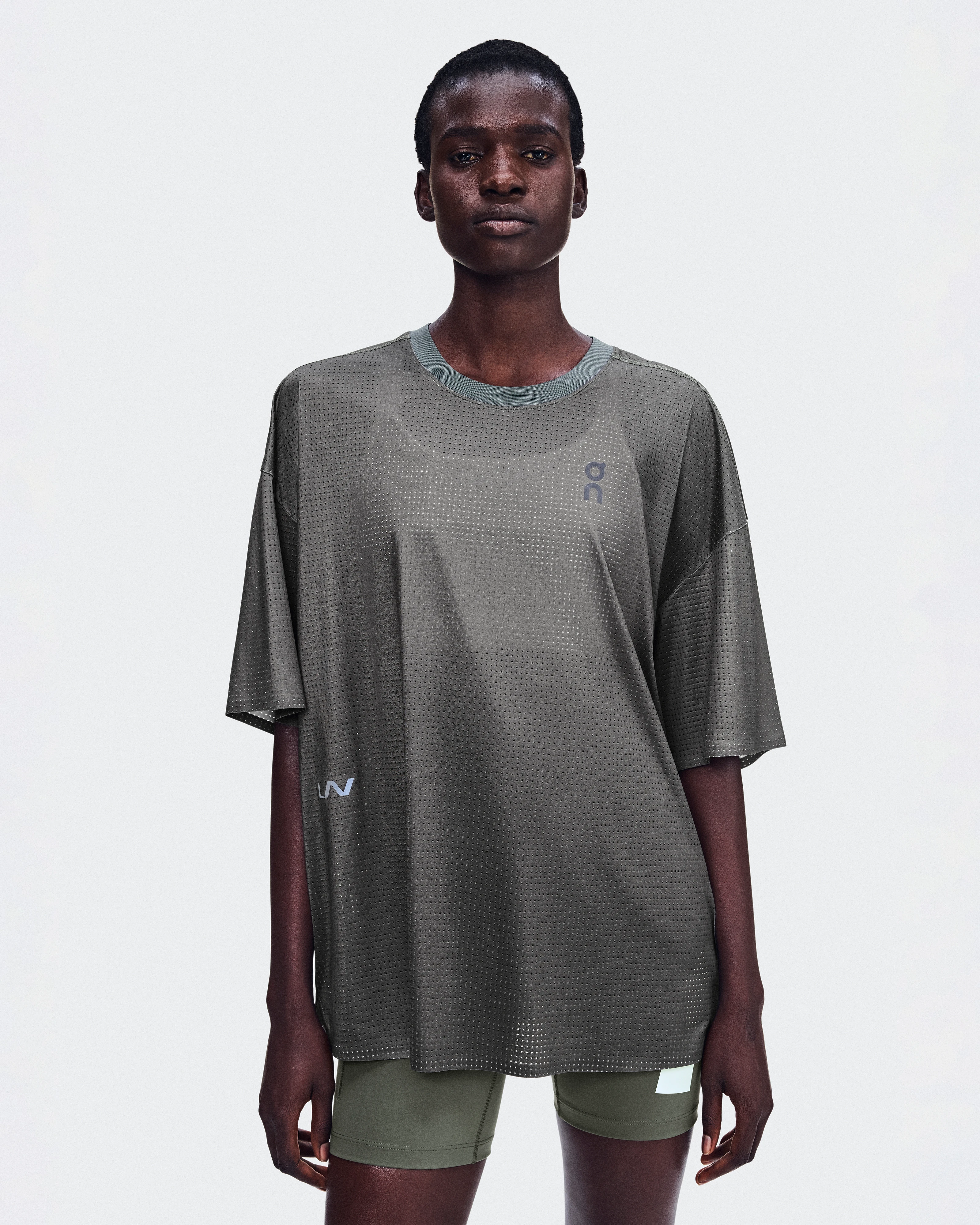 On Oversize Run-T LN1 Mire Unisexe Hauts et t-shirts