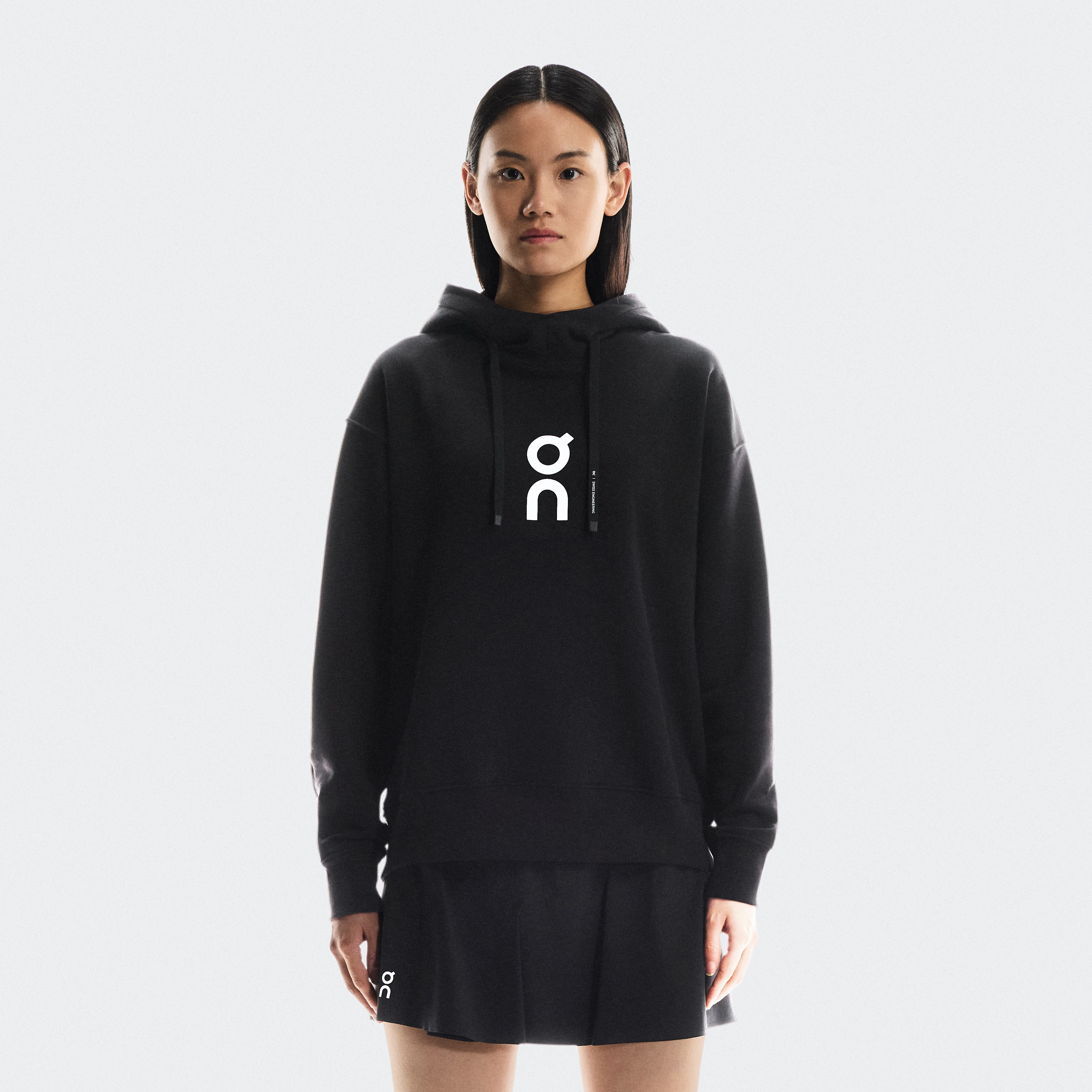 On Club Hoodie Tennis Black Femme – Confort au quotidien, voyage, récupération Sweats à capuche et sweats