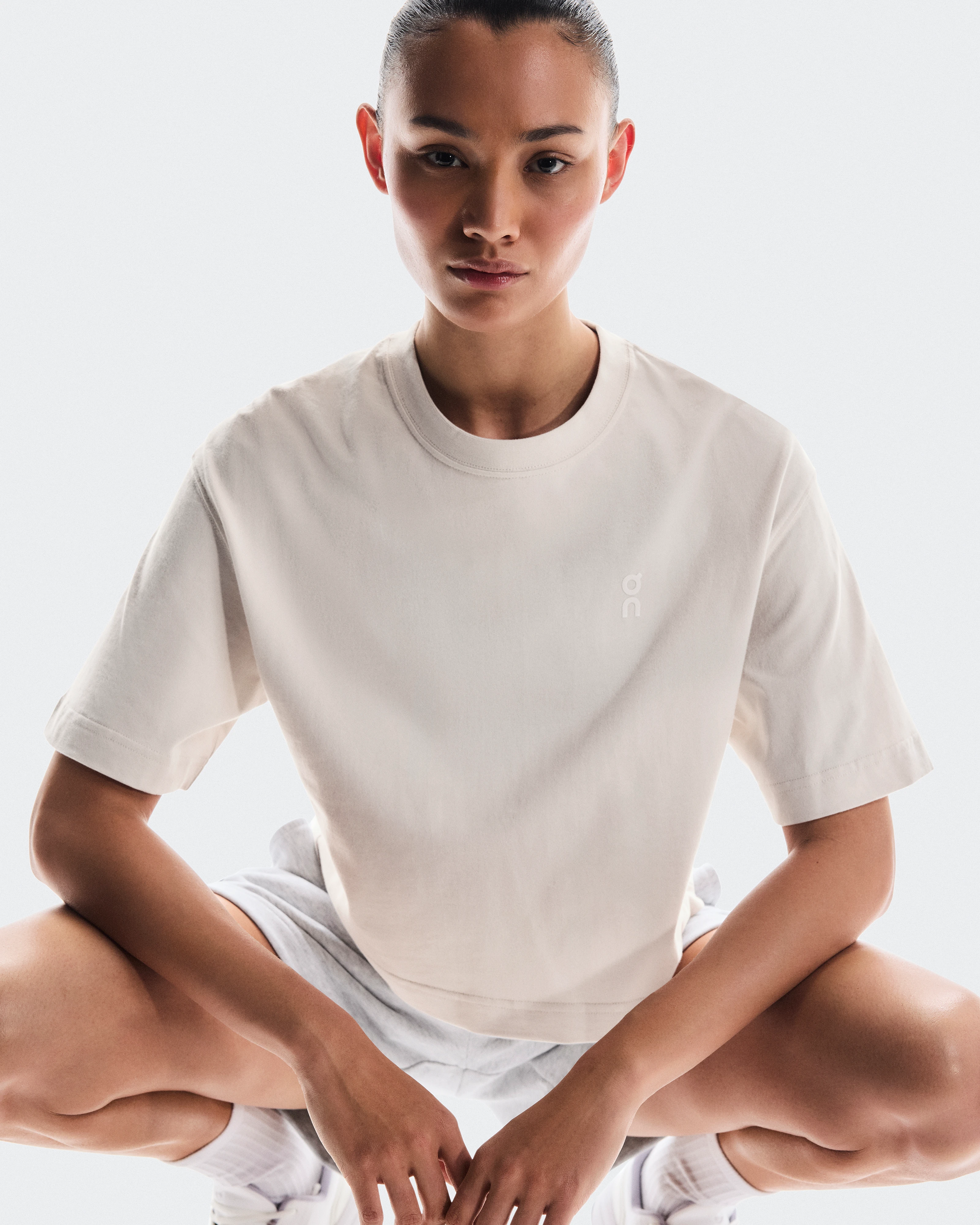 On Club Boxy-T Graphic Silver Femme Hauts et t-shirts