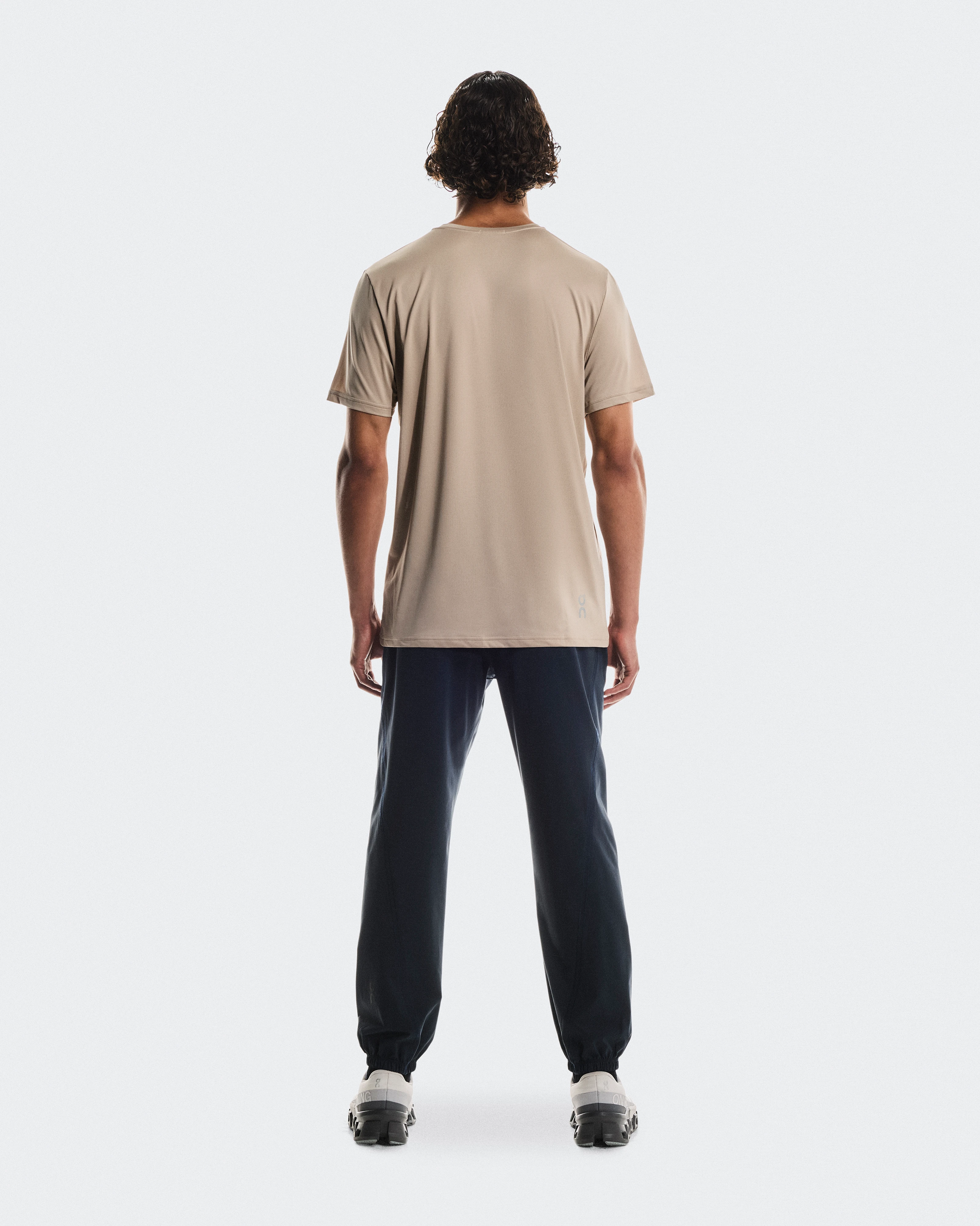 On Core-T Desert Homme Hauts et t-shirts