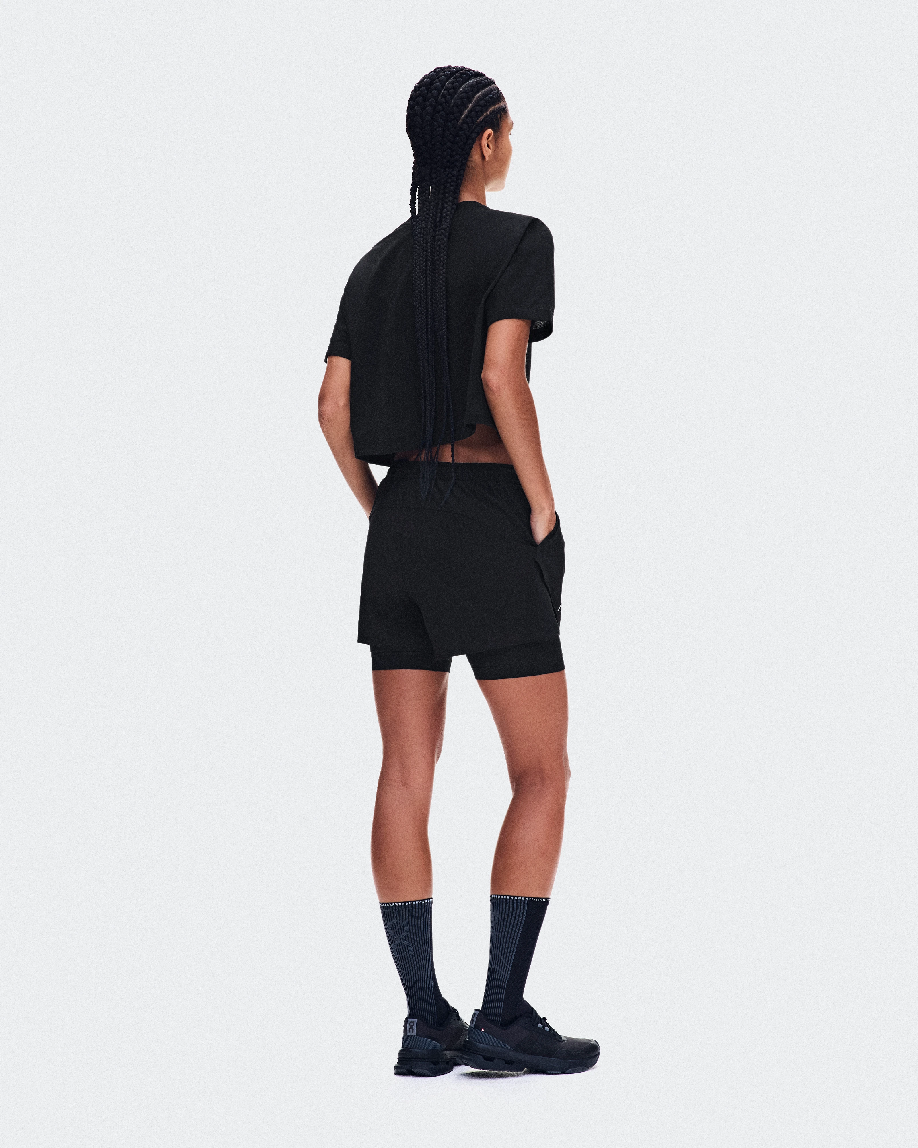 On Train-T Crop Black Femme Hauts et t-shirts