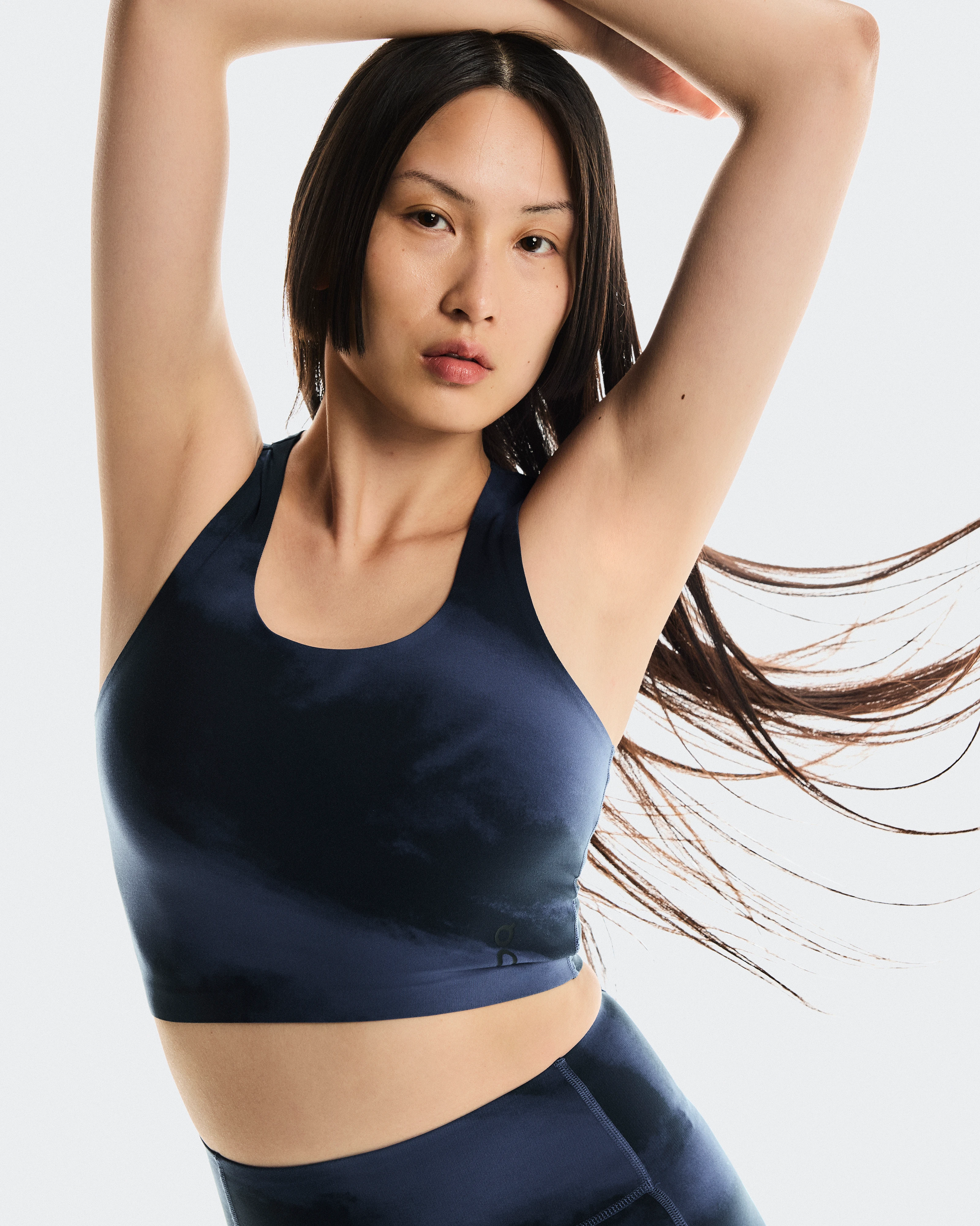 On Studio Open Back Crop Acai & Navy Femme Hauts et t-shirts
