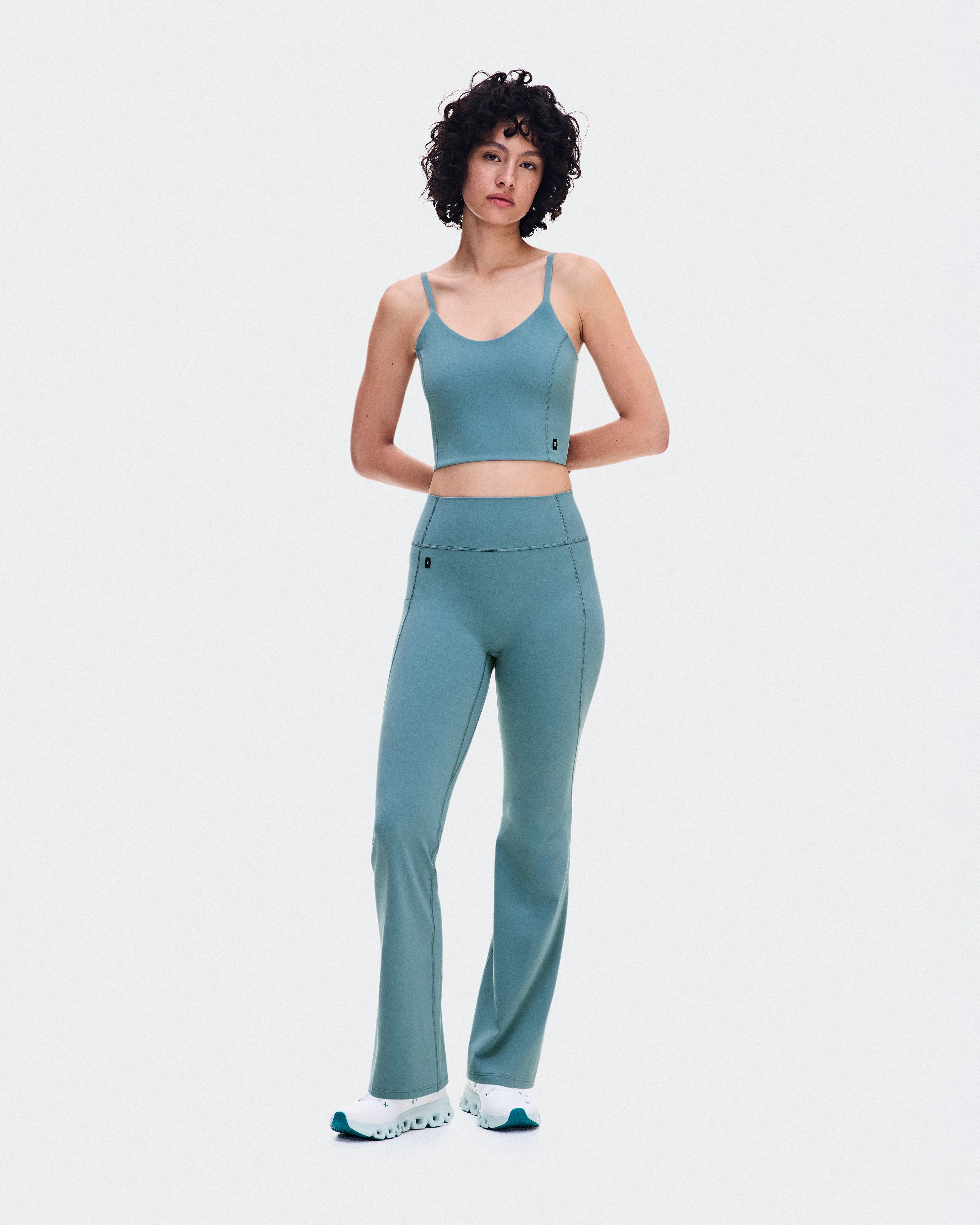 On Studio Flared Pants 30" Agave Femme Pantalons