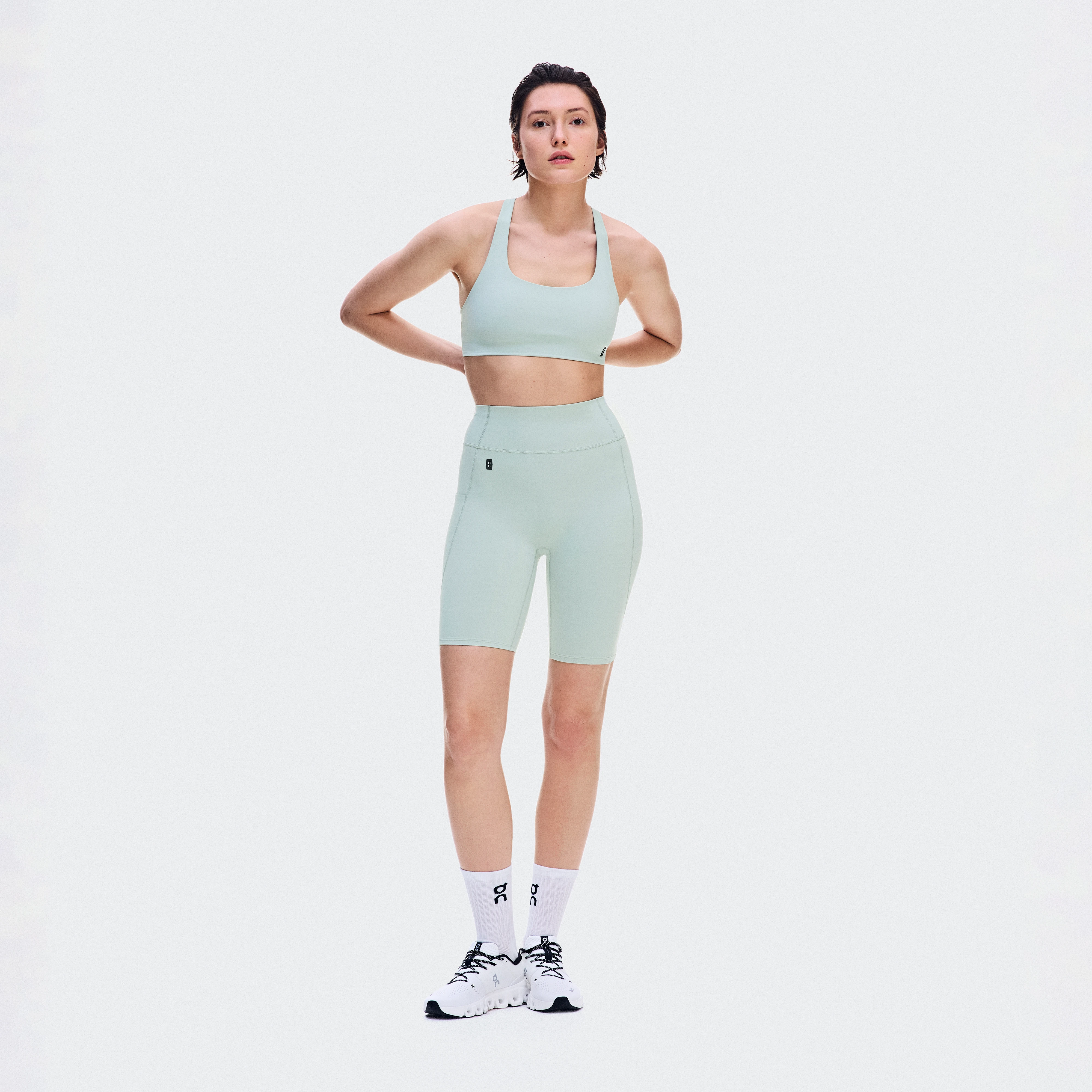 On Studio Leggings Short Mineral Femme – Entraînement à faible impact Leggings Shorts