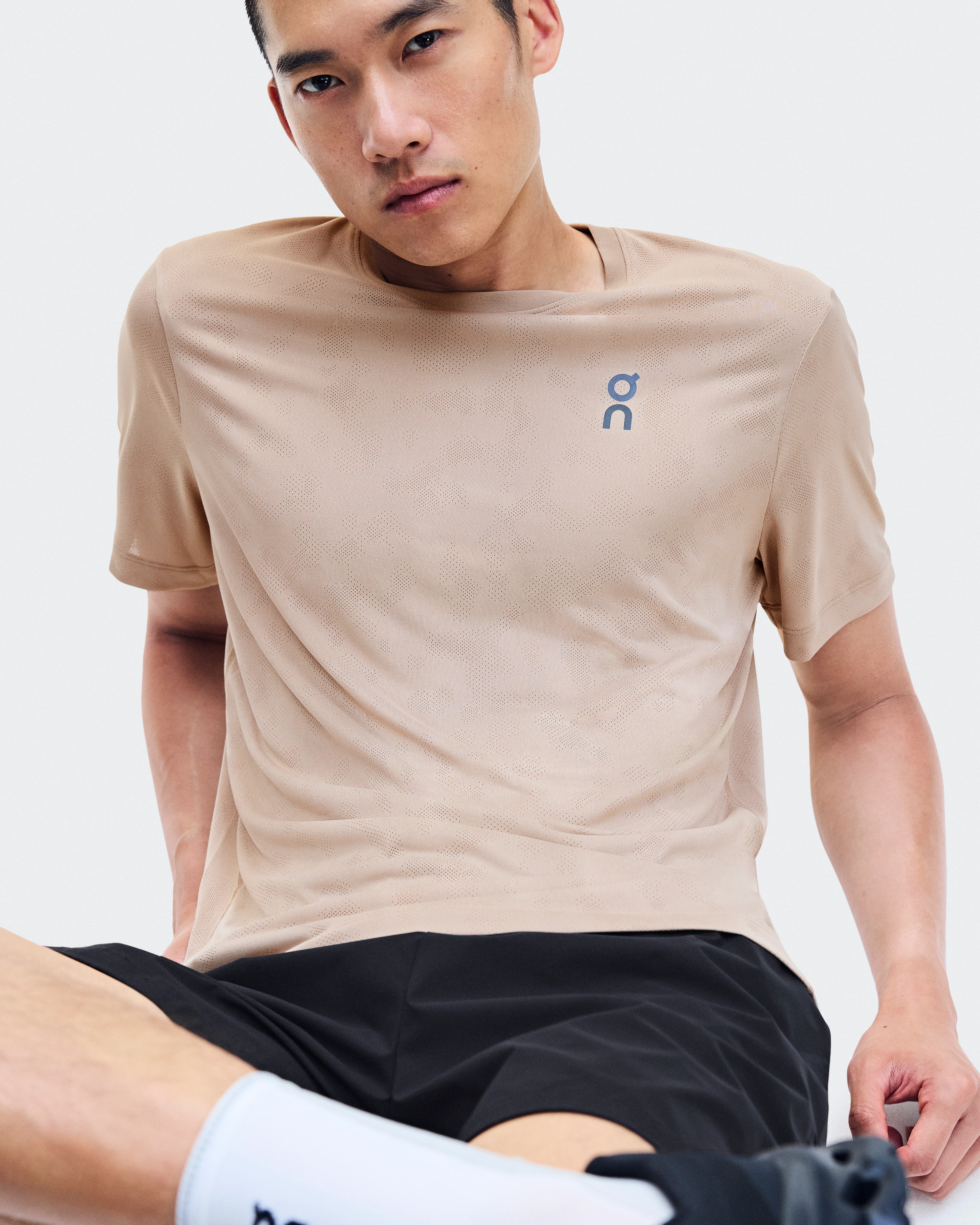 On Core-T Grid Desert Homme Hauts et t-shirts