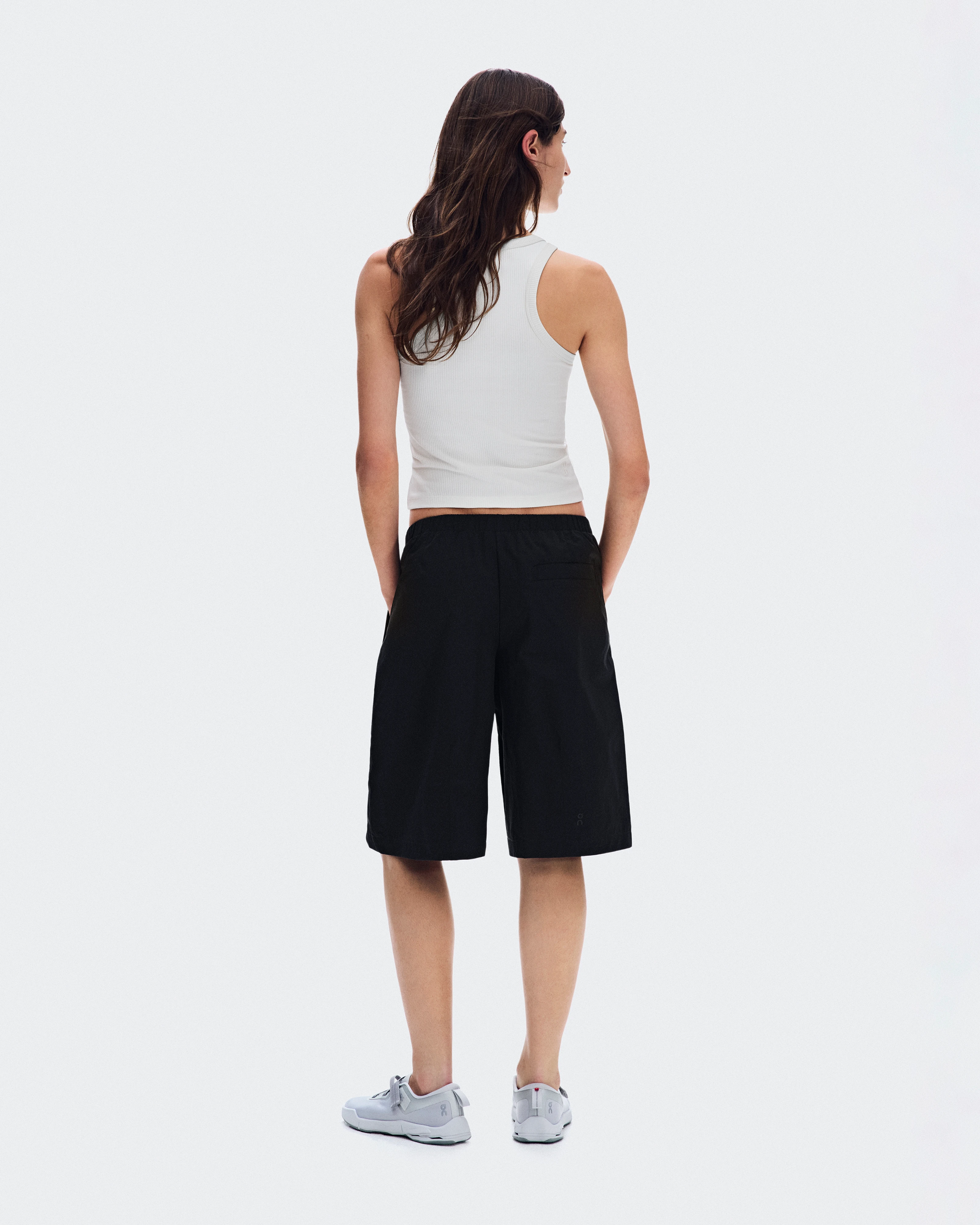 On Bermuda Shorts Black Femme Shorts
