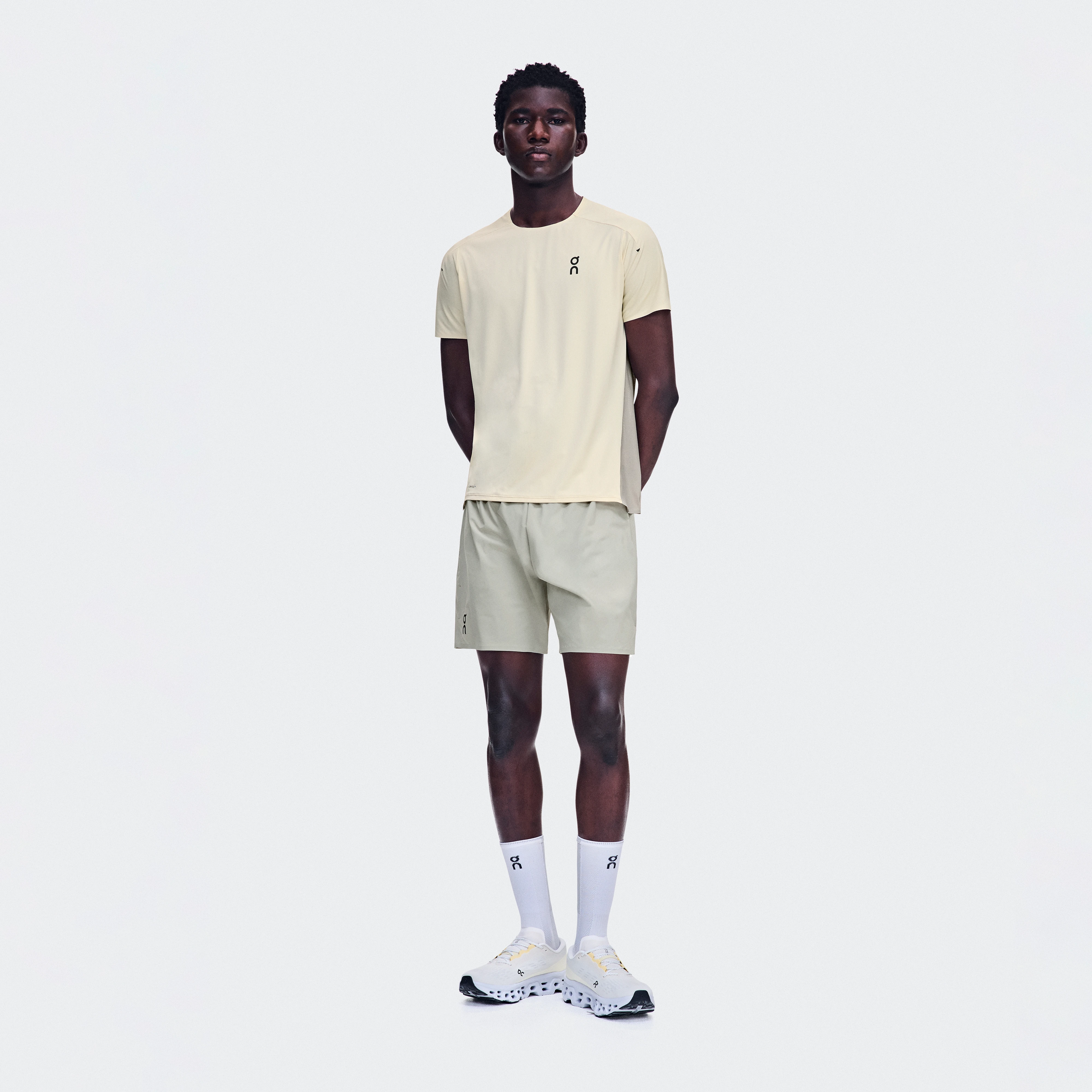 On 7" Performance Shorts Brume Homme – Running de performance, léger, évacue la transpiration Shorts