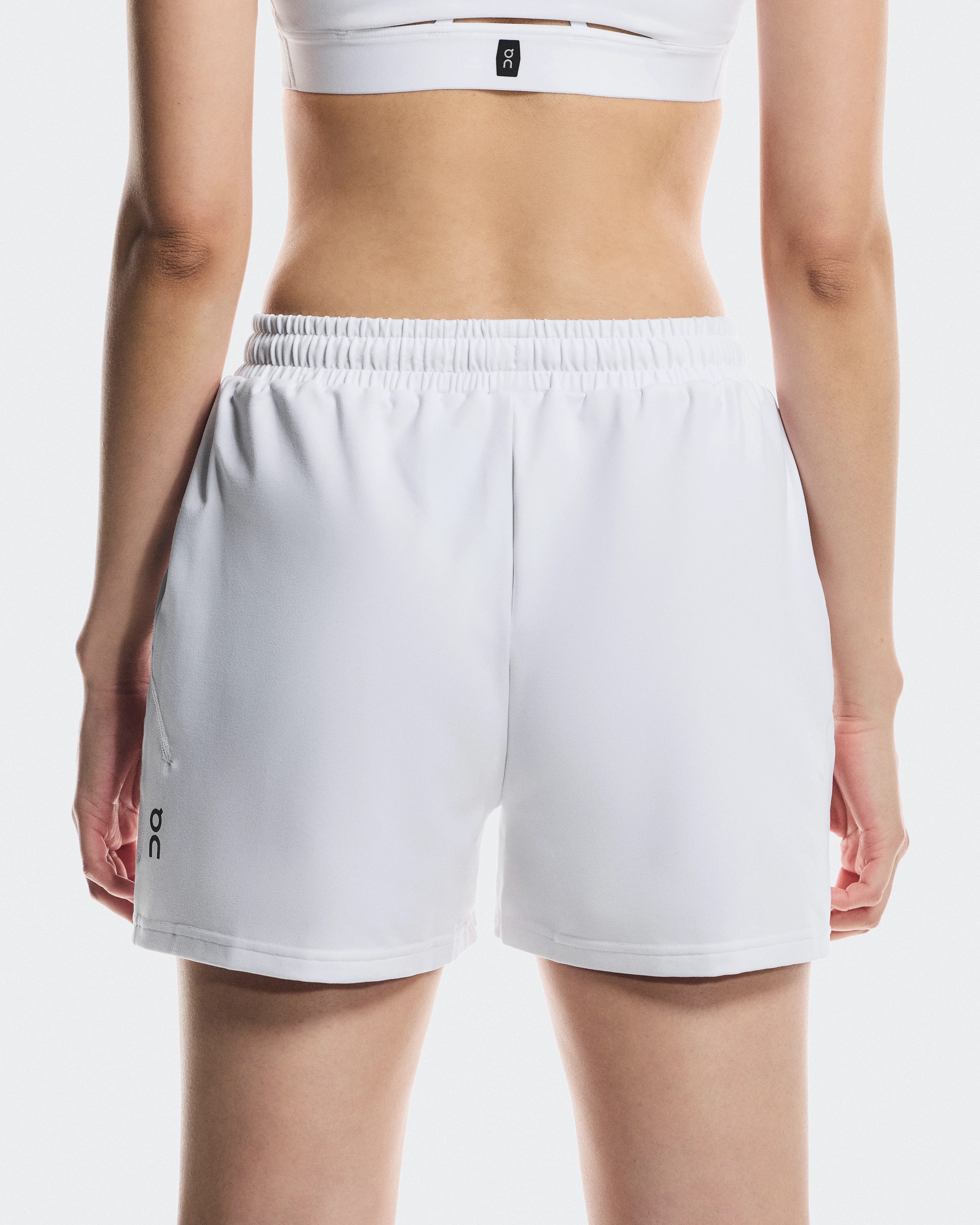 On Courtside Shorts White Femme Shorts